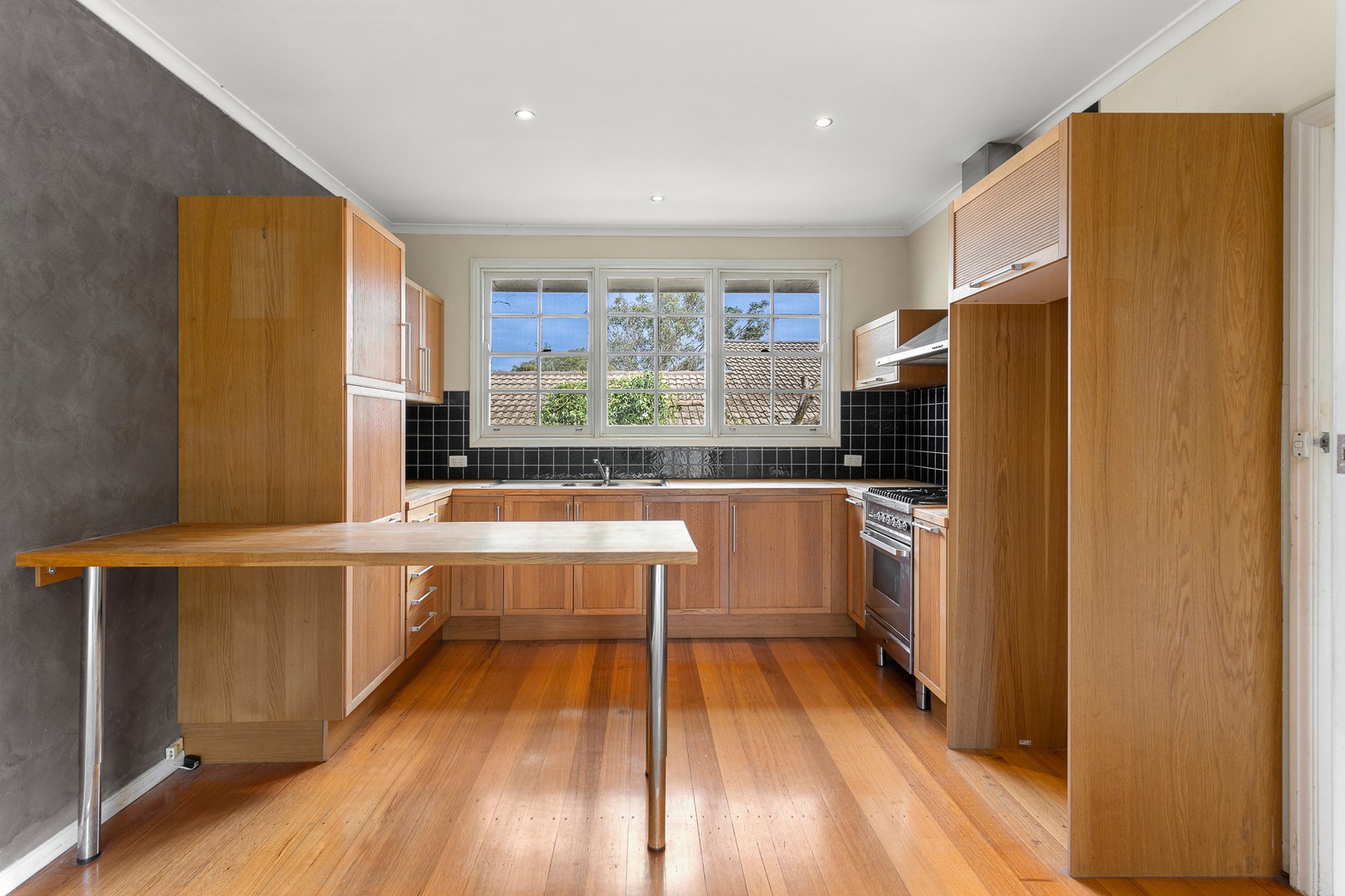 2/24 Dwyer Street, Macleod, VIC 3085 - Thumbnail 1 - 02/03/2020