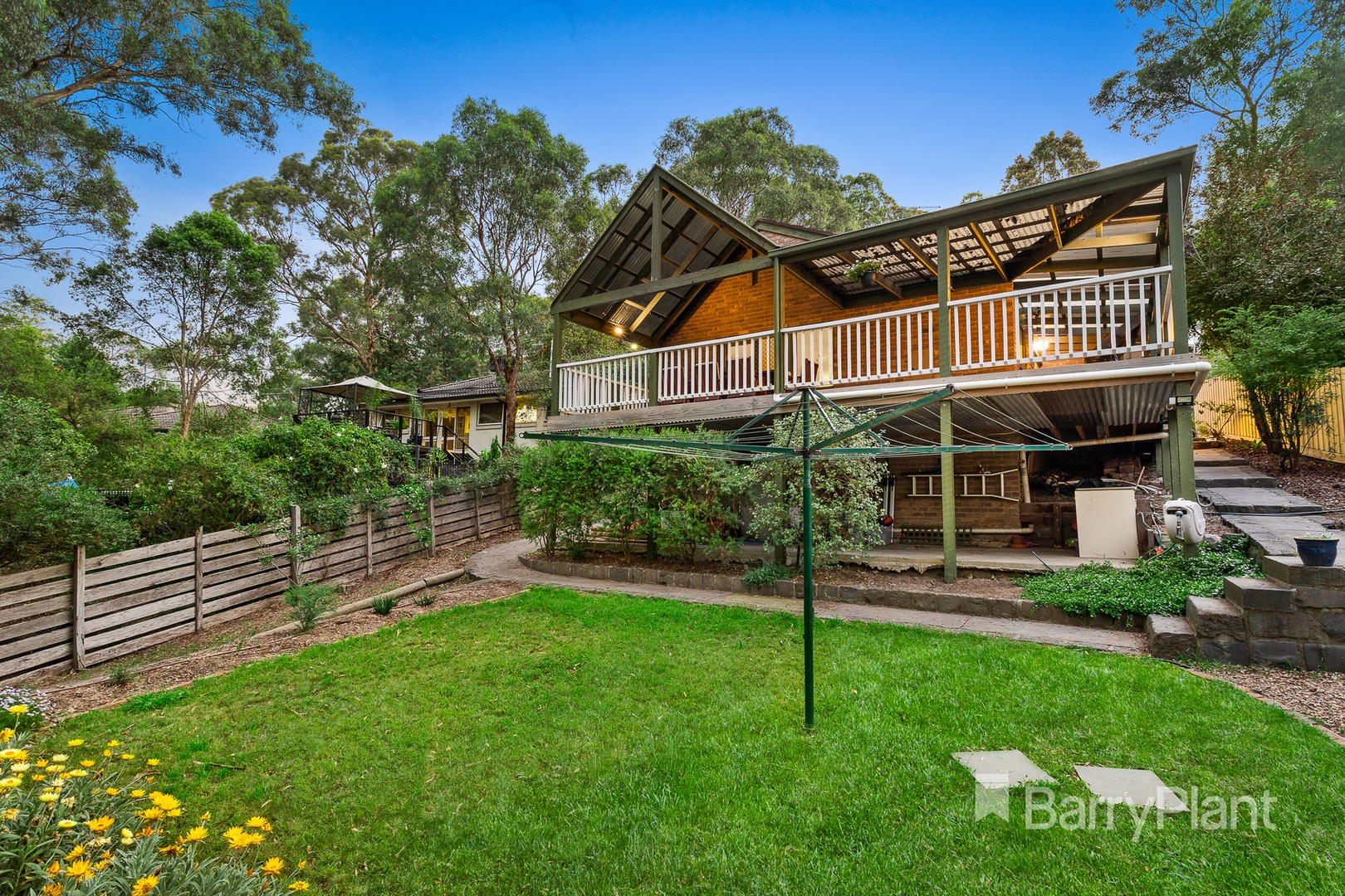 25 Shalbury AvenueEltham, VIC 3095, Eltham - Thumbnail 3
