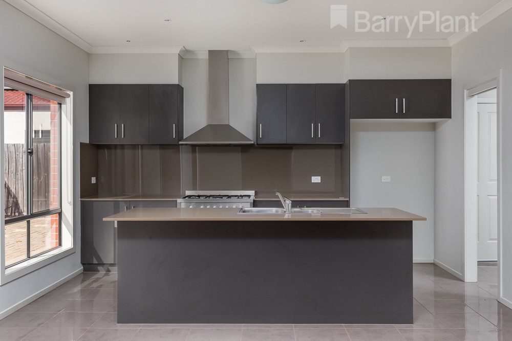 24 Grassland Drive, Point Cook, VIC 3030 - Thumbnail 2 - 12/03/2020