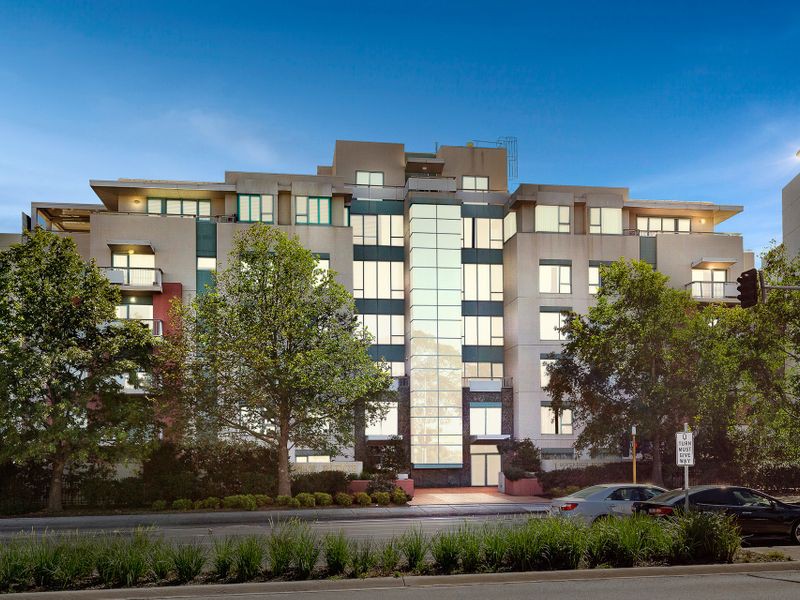 601/1 Sovereign Point CourtDoncaster, VIC 3108, Doncaster - Thumbnail 3