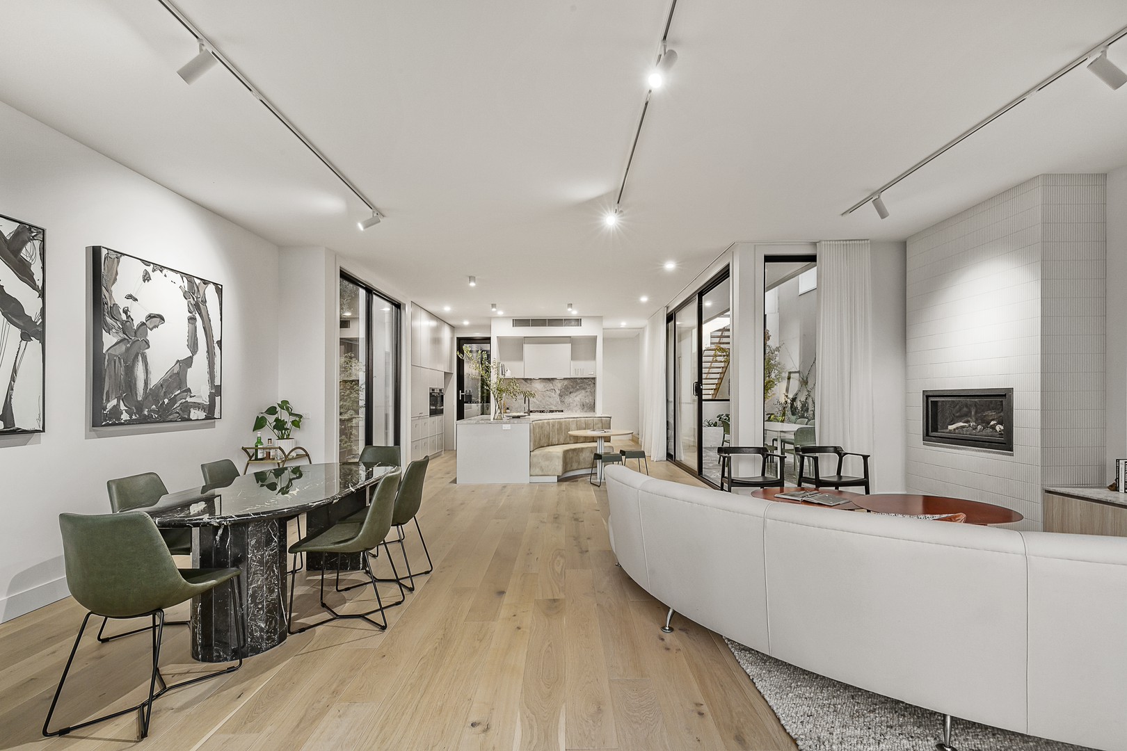64 Anderson Street, Templestowe, VIC 3106 - Thumbnail 2 - 20/03/2020