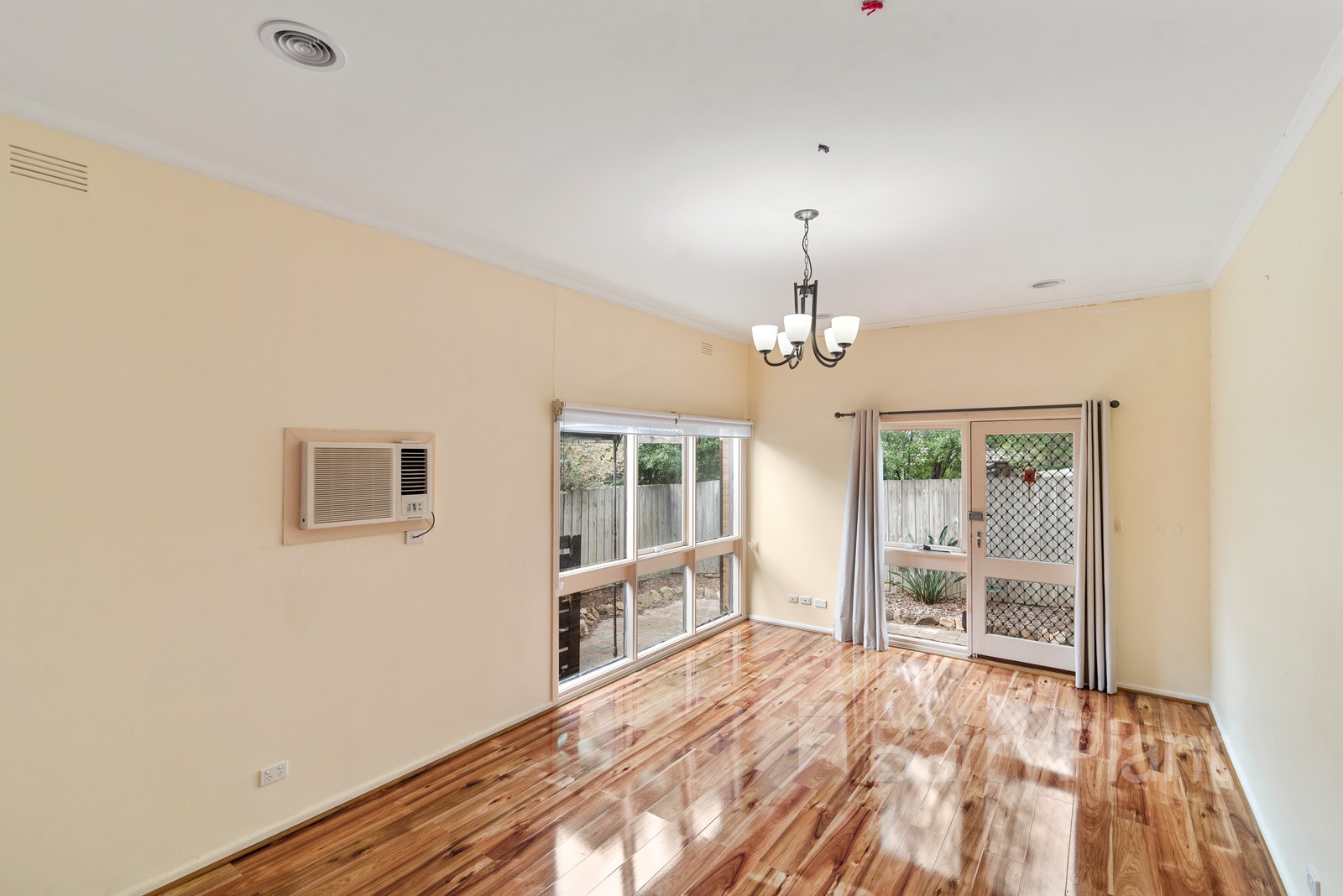 3/2 Orange Grove, Bayswater, VIC 3153 - Thumbnail 1 - 24/03/2020