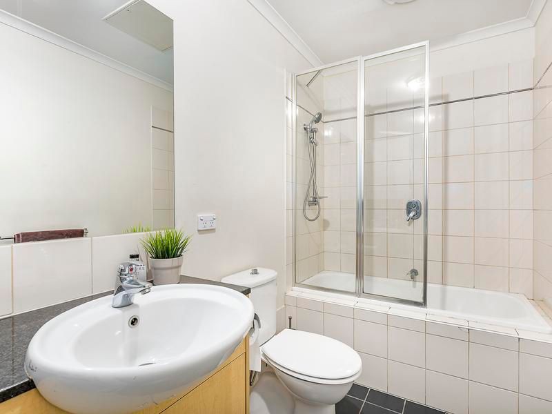 2/12 Mawbey StreetKensington, VIC 3031, Kensington - Thumbnail 6