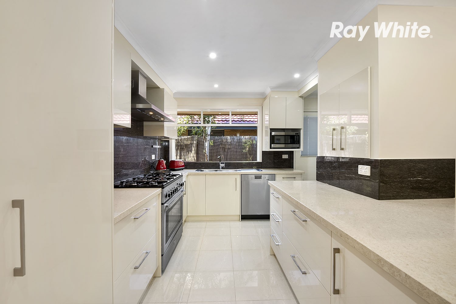 2 Westbury  Court, Dingley Village, VIC 3172 - Thumbnail 1 - 06/05/2020