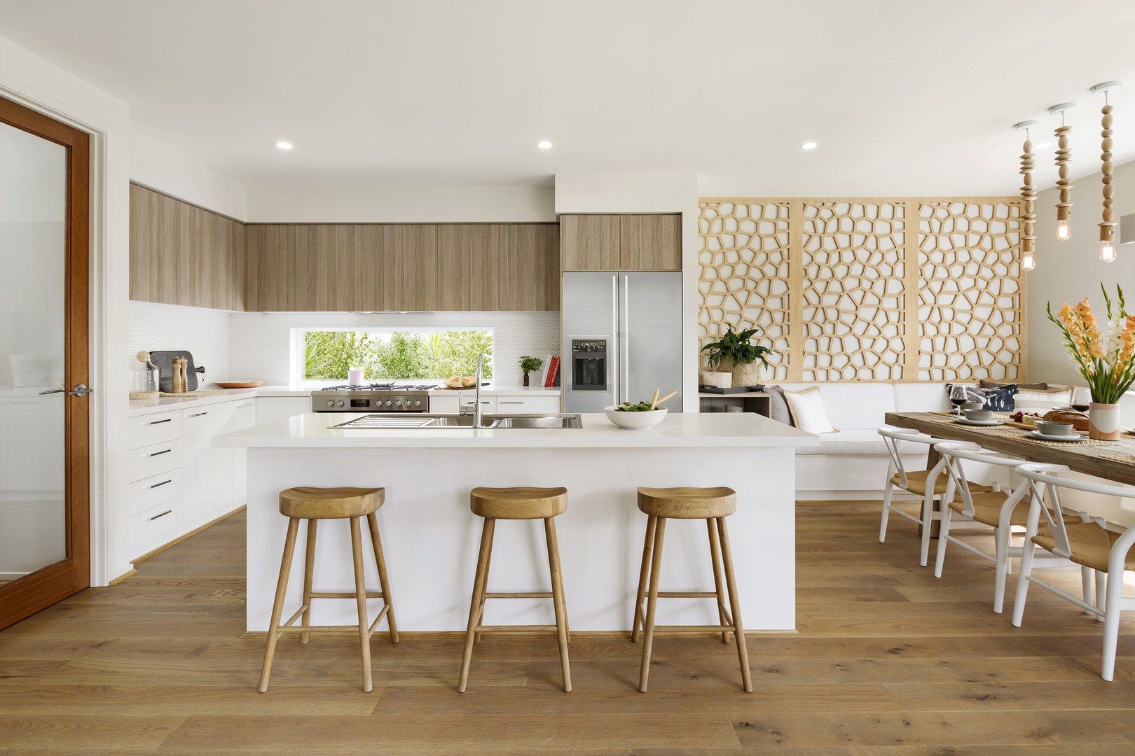 6 Tallrush Street, Clyde North, VIC 3978 - Thumbnail 2 - 08/05/2020