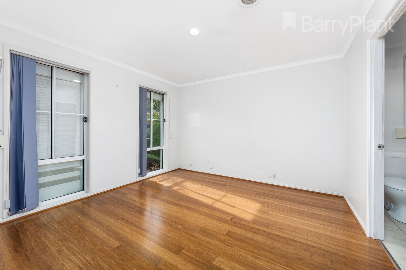 5 Vince Stella Close, Cairnlea, VIC 3023 - Thumbnail 2 - 08/05/2020