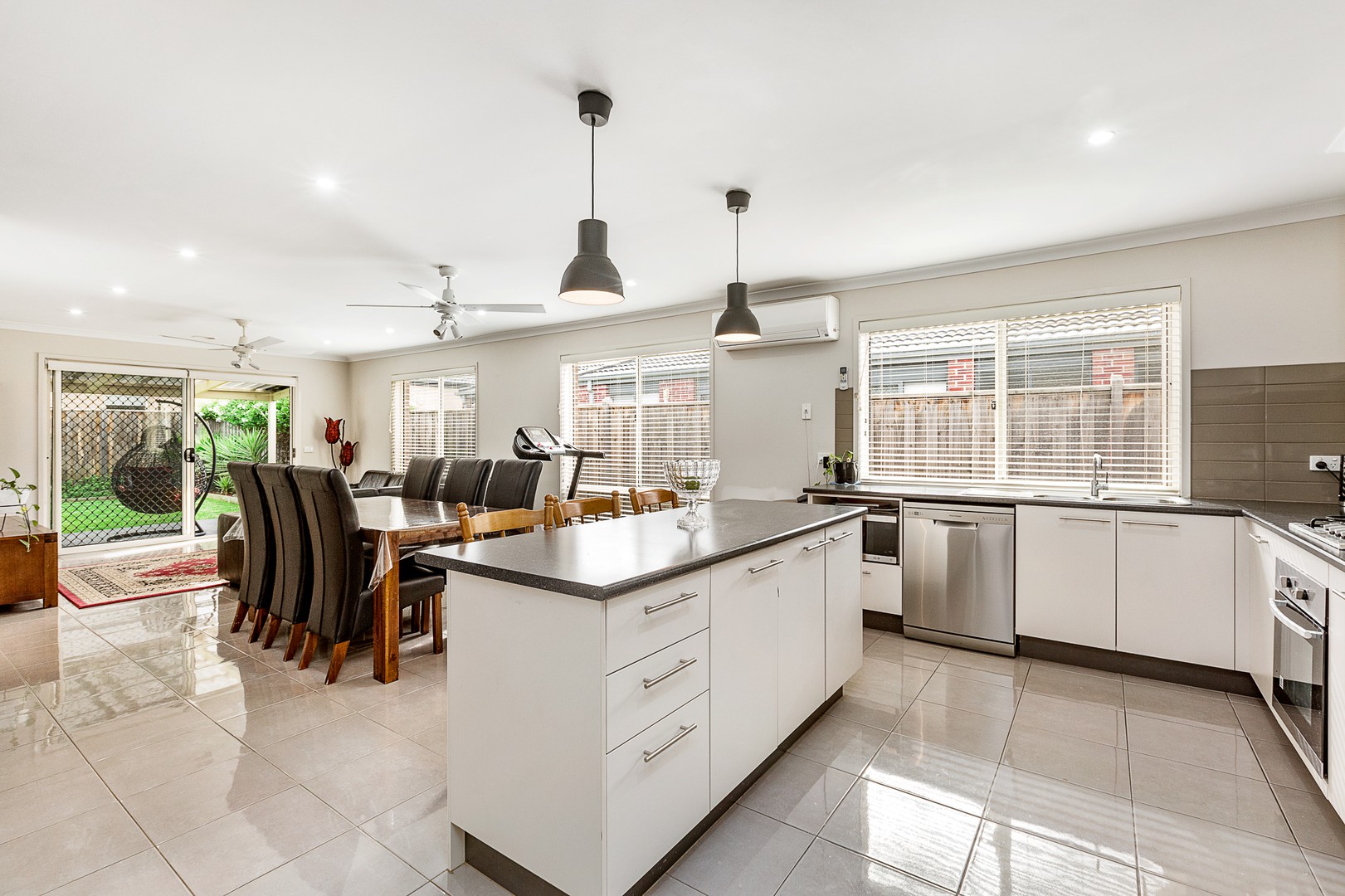 4 Wallaroo Way, Doreen, VIC 3754 - Thumbnail 1 - 11/05/2020