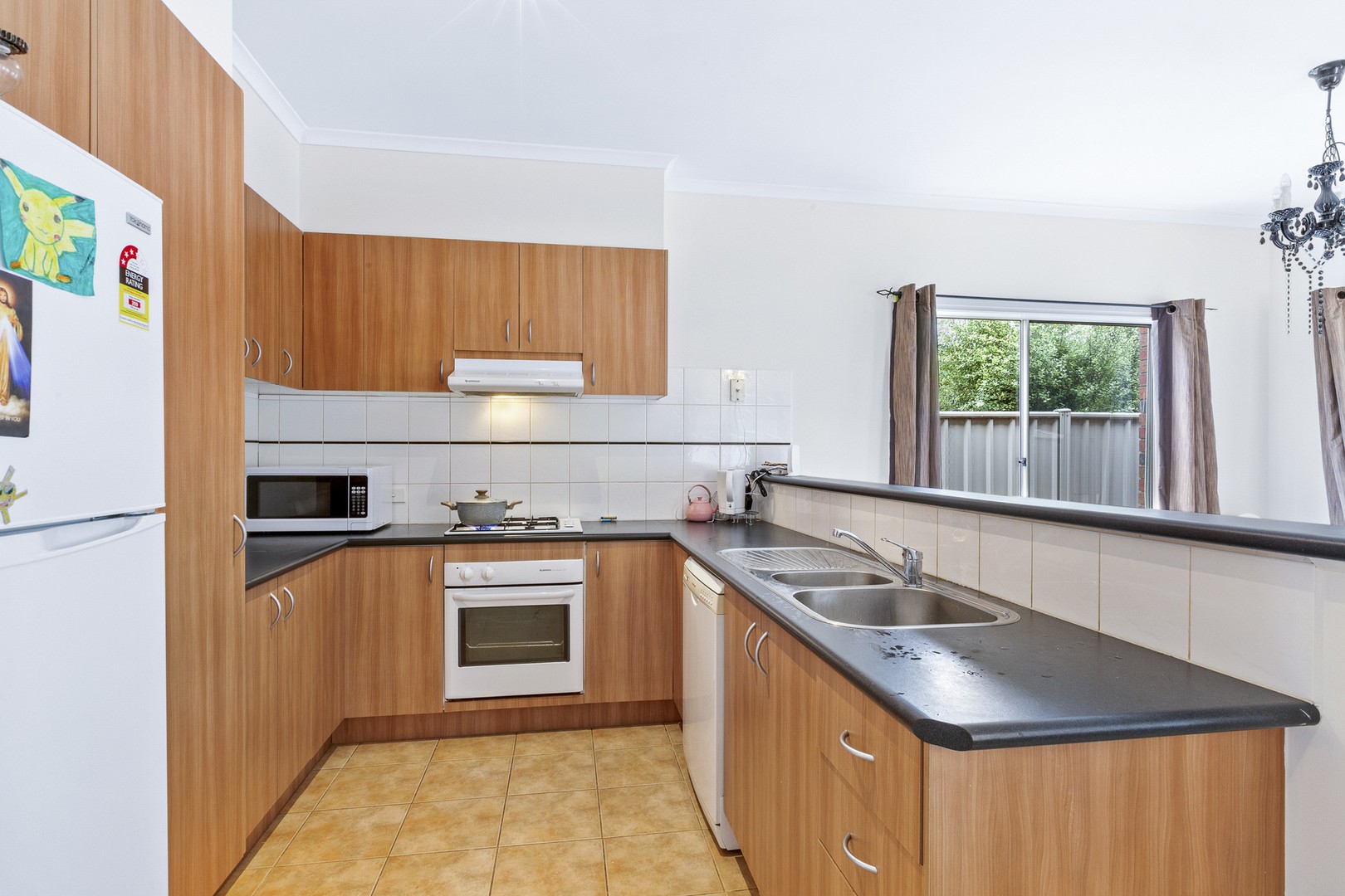 14 Smethwick GreenCaroline Springs, VIC 3023, Caroline Springs - Thumbnail 2