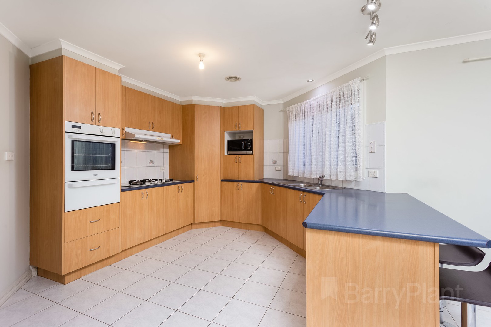 35 Astley CrescentPoint Cook, VIC 3030, Point Cook - Thumbnail 4