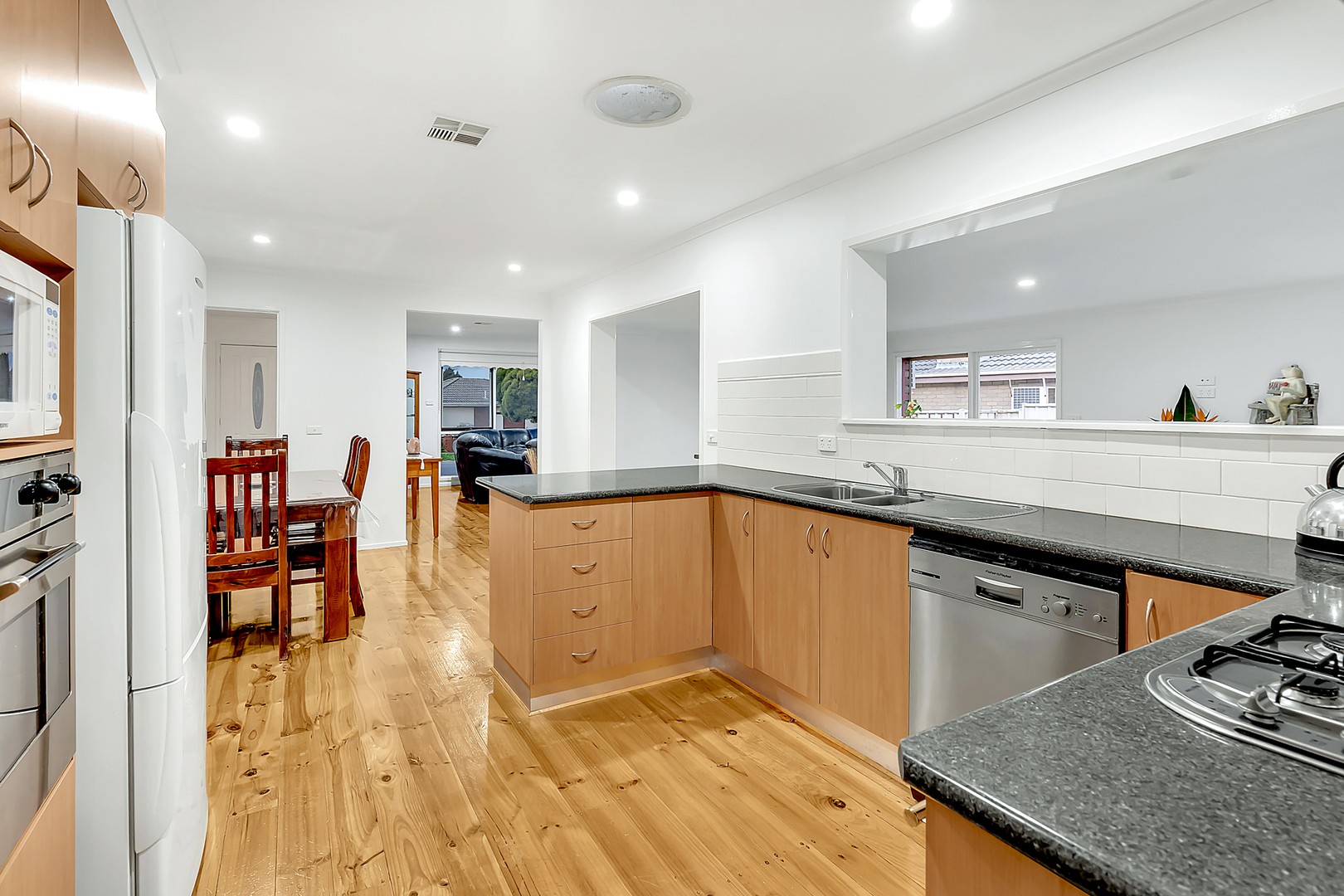 22 Bainbridge CloseCraigieburn, VIC 3064, Craigieburn - Thumbnail 5