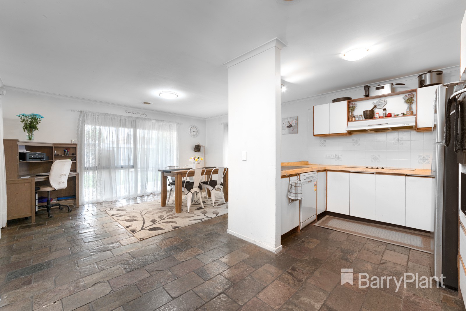 18 Lightwood CrescentMeadow Heights, VIC 3048, Meadow Heights - Thumbnail 5