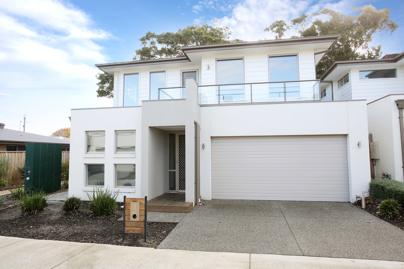 11 Augusta Crescent, Frankston, VIC 3199 - Thumbnail 1 - 25/05/2020