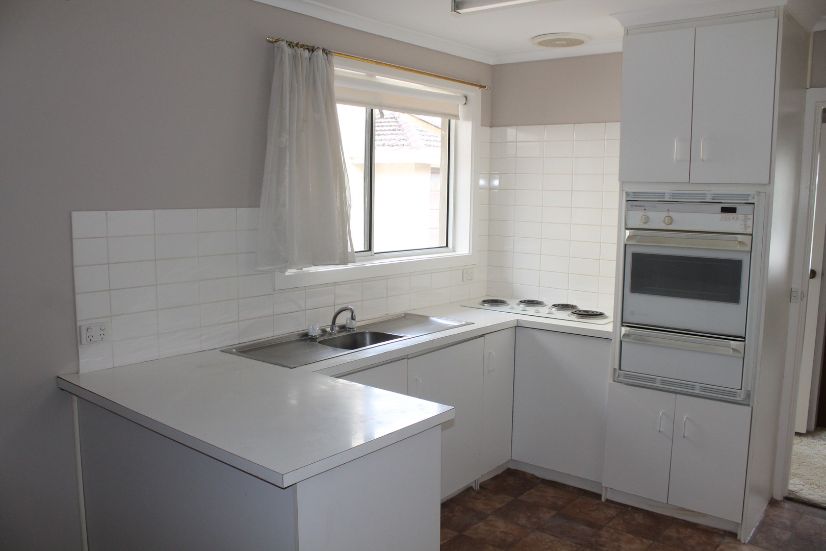 6/188 BEACH Road, Mordialloc, VIC 3195 - Thumbnail 2 - 26/05/2020