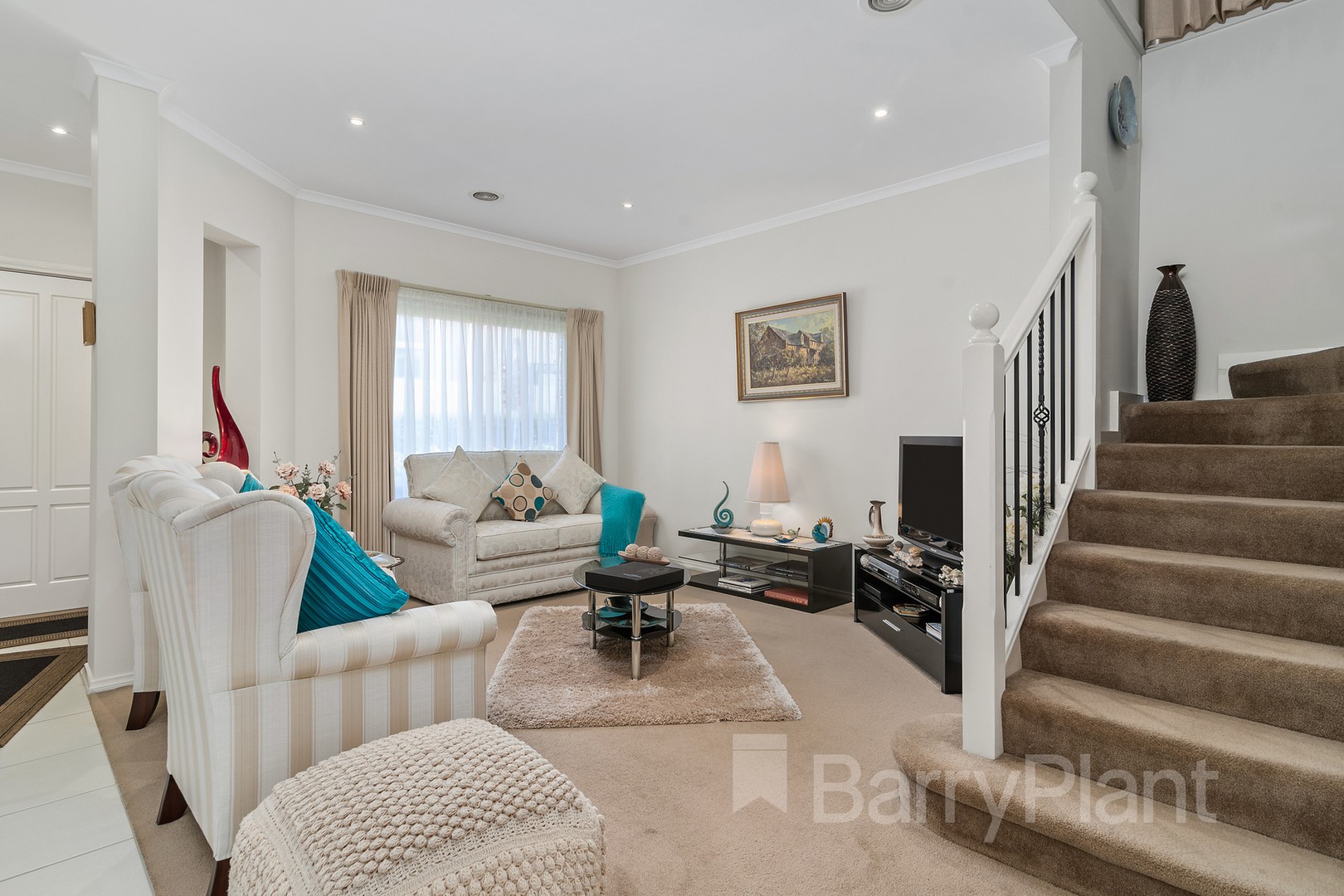 8 Watling GroveFerntree Gully, VIC 3156, Ferntree Gully - Thumbnail 2