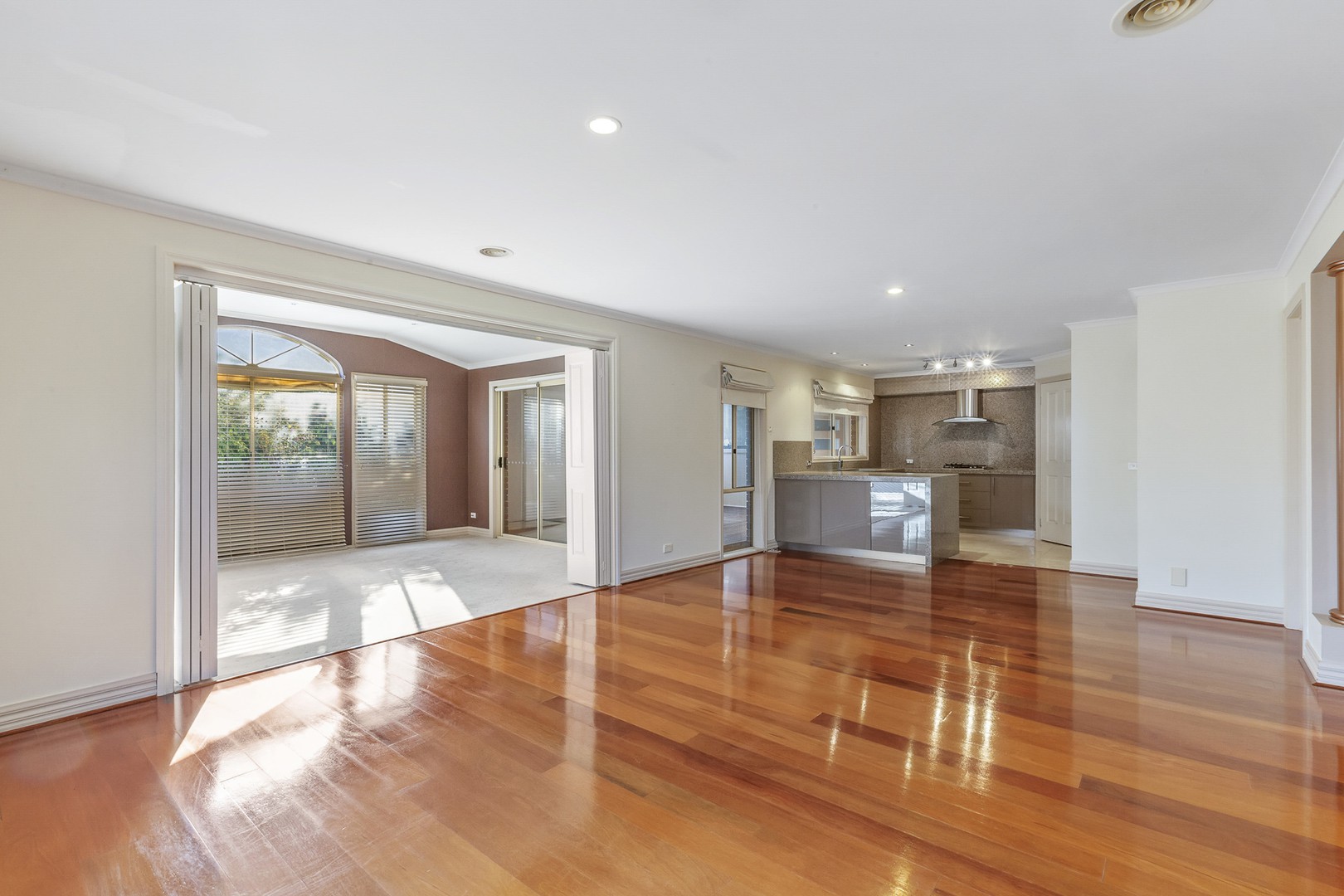 33 Grandview CrescentHillside, VIC 3037, Hillside - Thumbnail 3