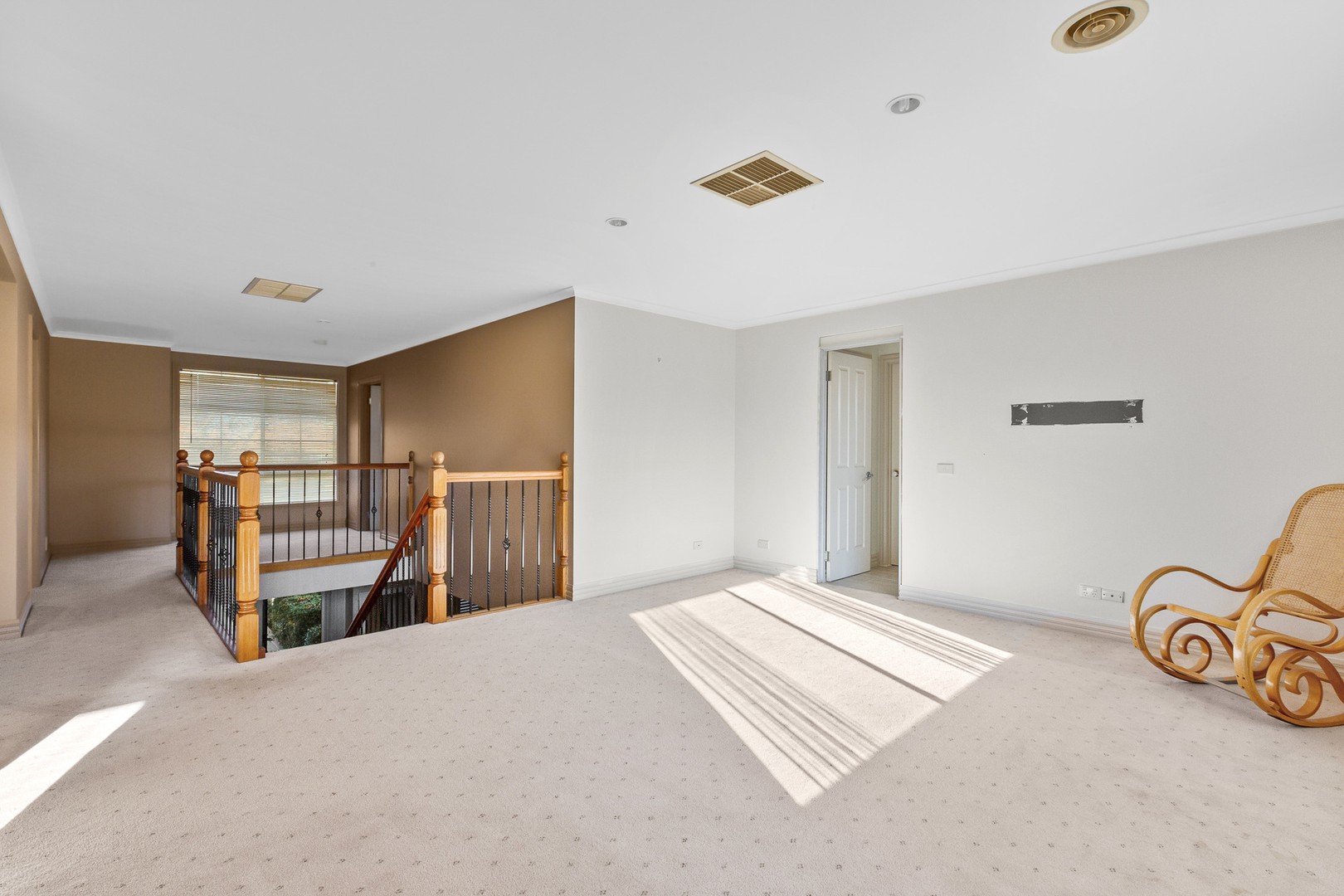 33 Grandview CrescentHillside, VIC 3037, Hillside - Thumbnail 4