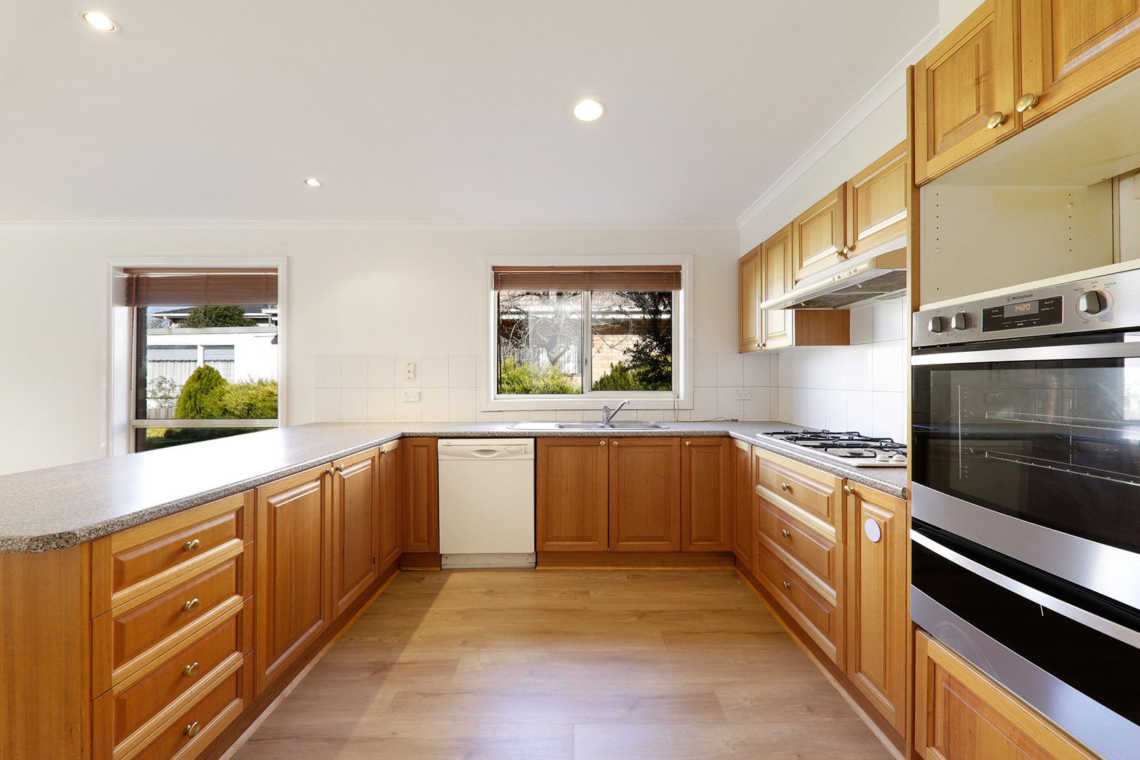 1/12 Lee AvenueMount Waverley, VIC 3149, Mount Waverley - Thumbnail 6