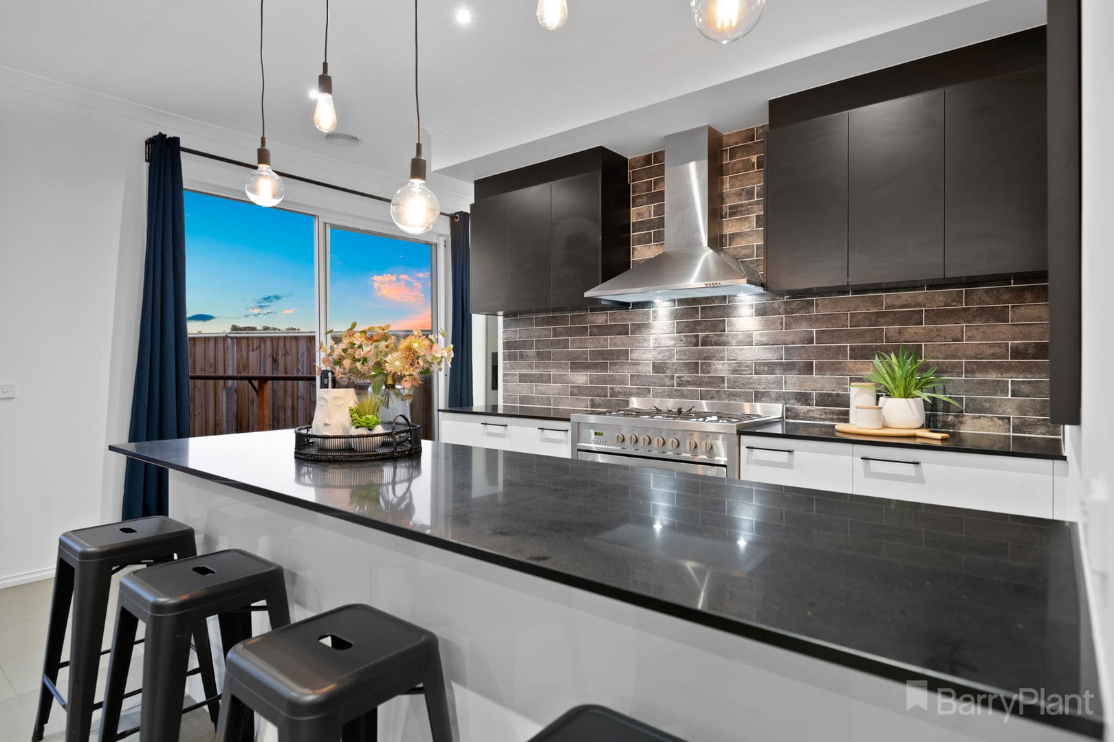 15 Sunset CrescentPakenham, VIC 3810, Pakenham - Thumbnail 3