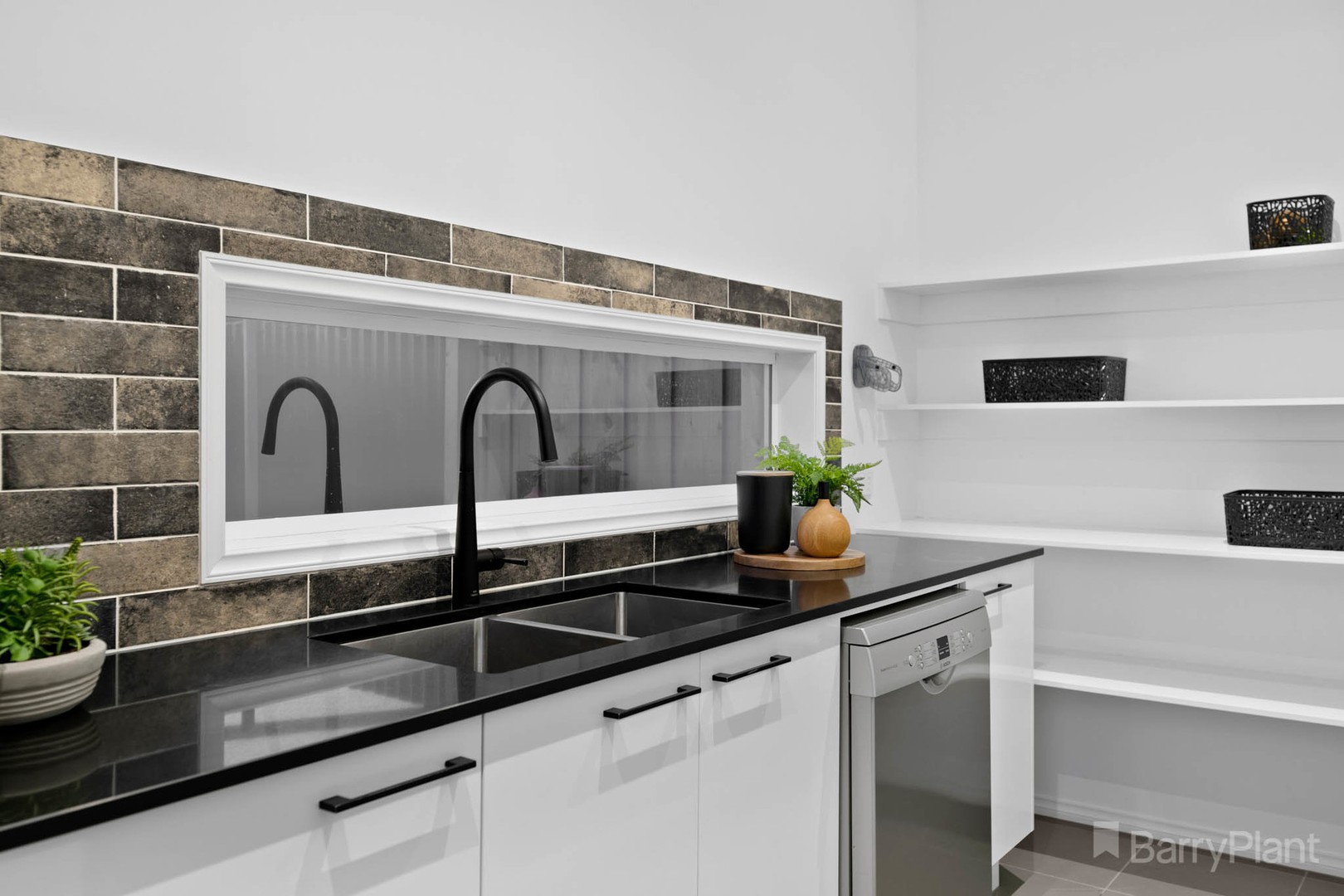 15 Sunset CrescentPakenham, VIC 3810, Pakenham - Thumbnail 4