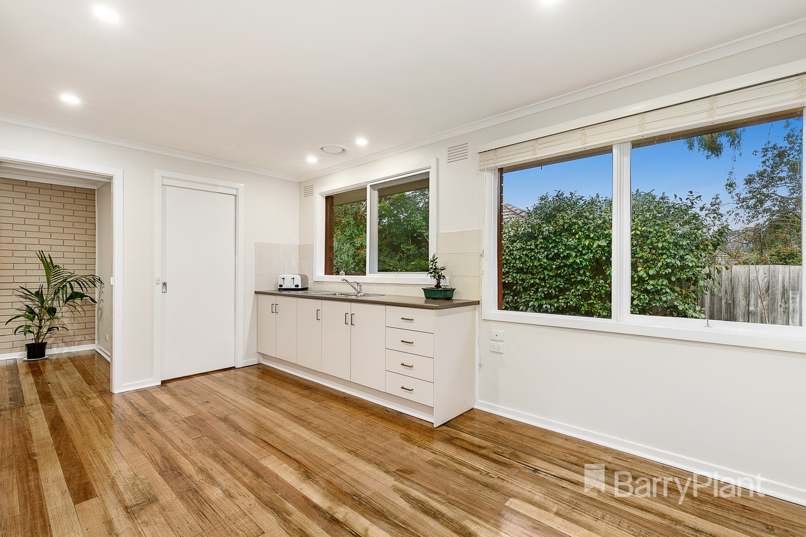 5/98-100 Mount Pleasant RoadNunawading, VIC 3131, Nunawading - Thumbnail 3