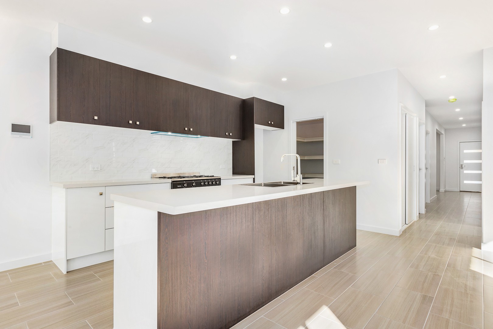 B/66 Tarella Drive, Keilor Downs, VIC 3038 - Thumbnail 2 - 01/06/2020