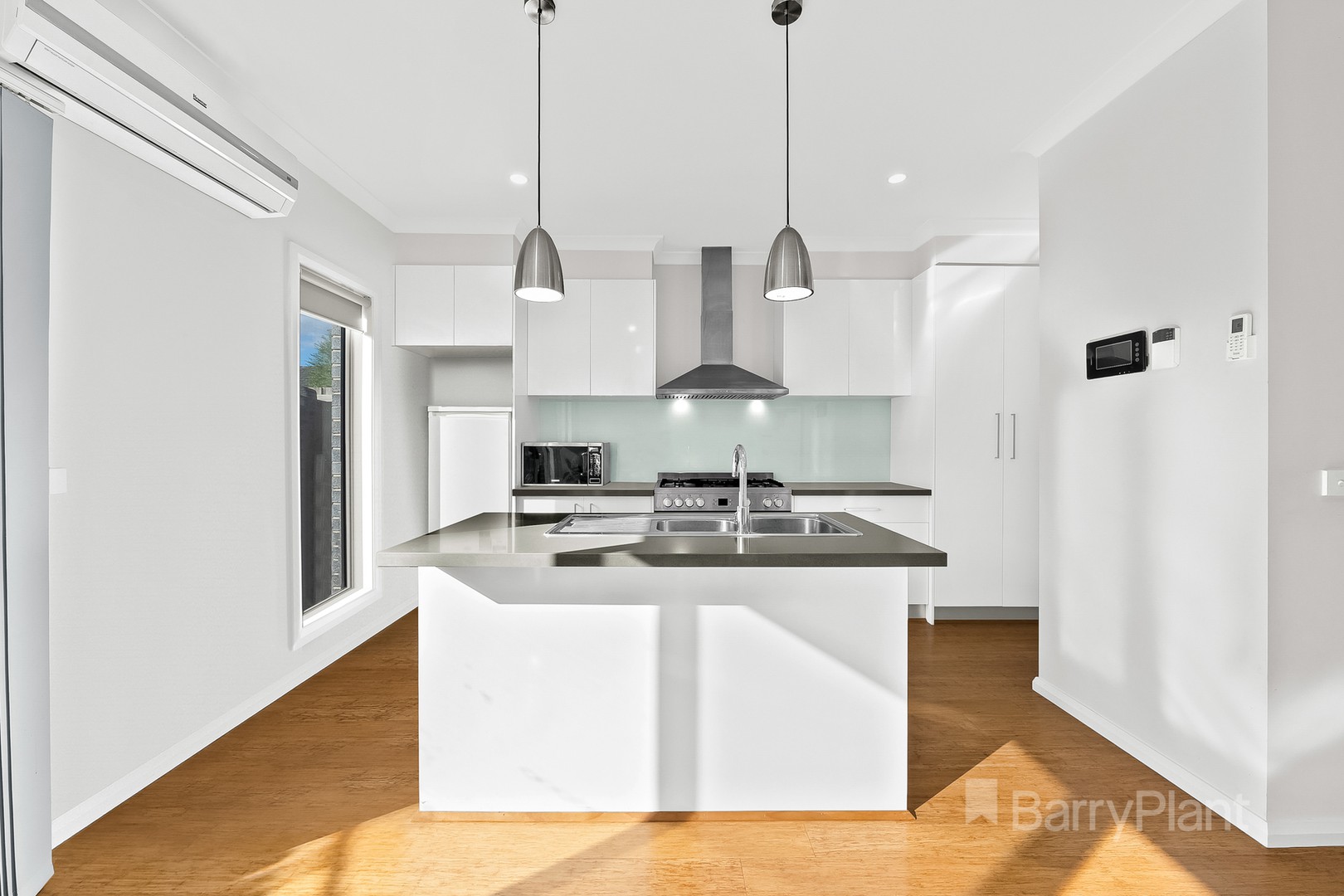 1/106 William StreetSt Albans, VIC 3021, St Albans - Thumbnail 2