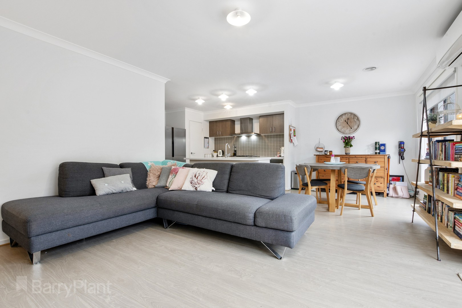 10 Bennerson StreetPoint Cook, VIC 3030, Sunshine Beach - Thumbnail 7
