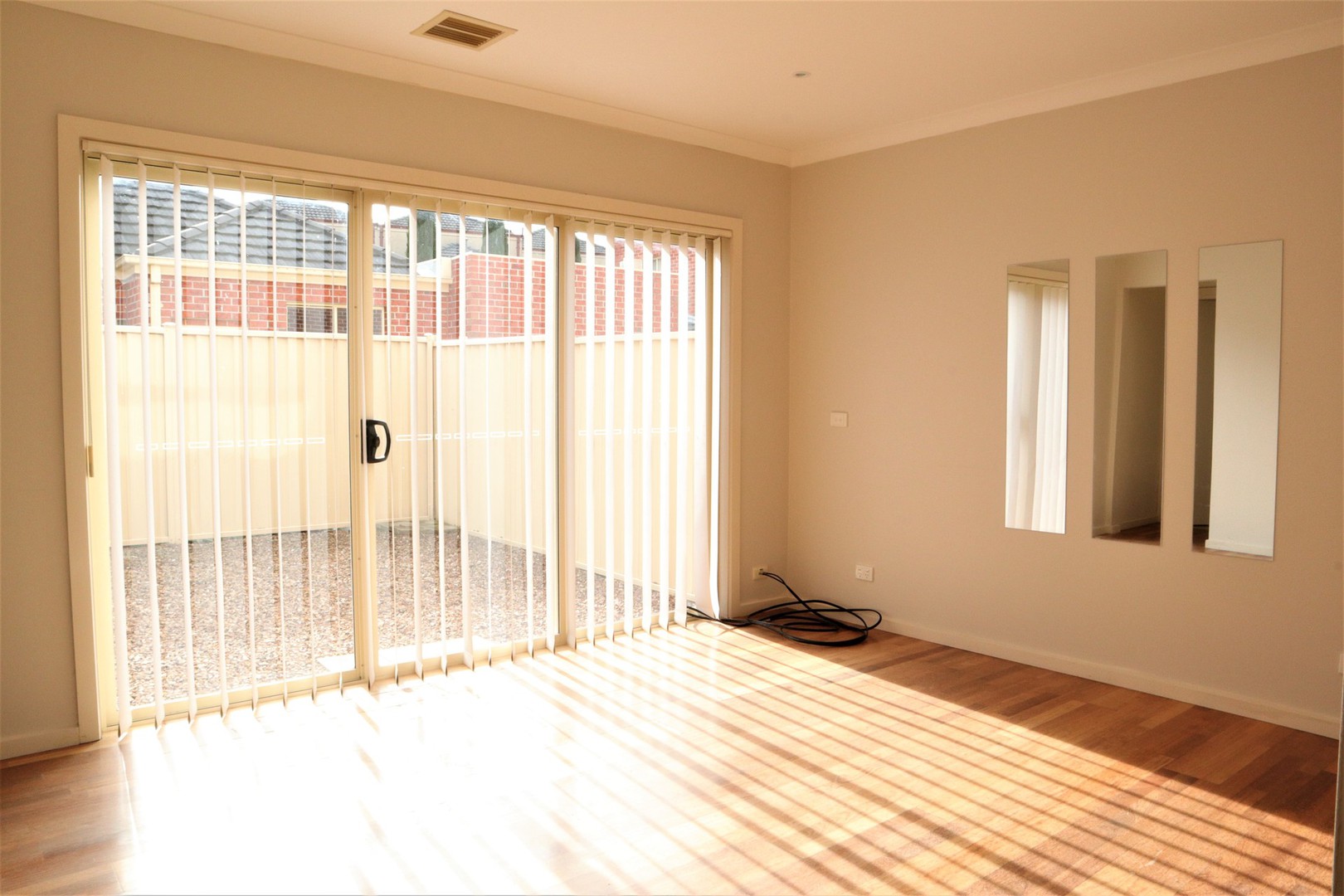 4/26 McKinley Drive, Roxburgh Park, VIC 3064 - Thumbnail 2 - 03/06/2020