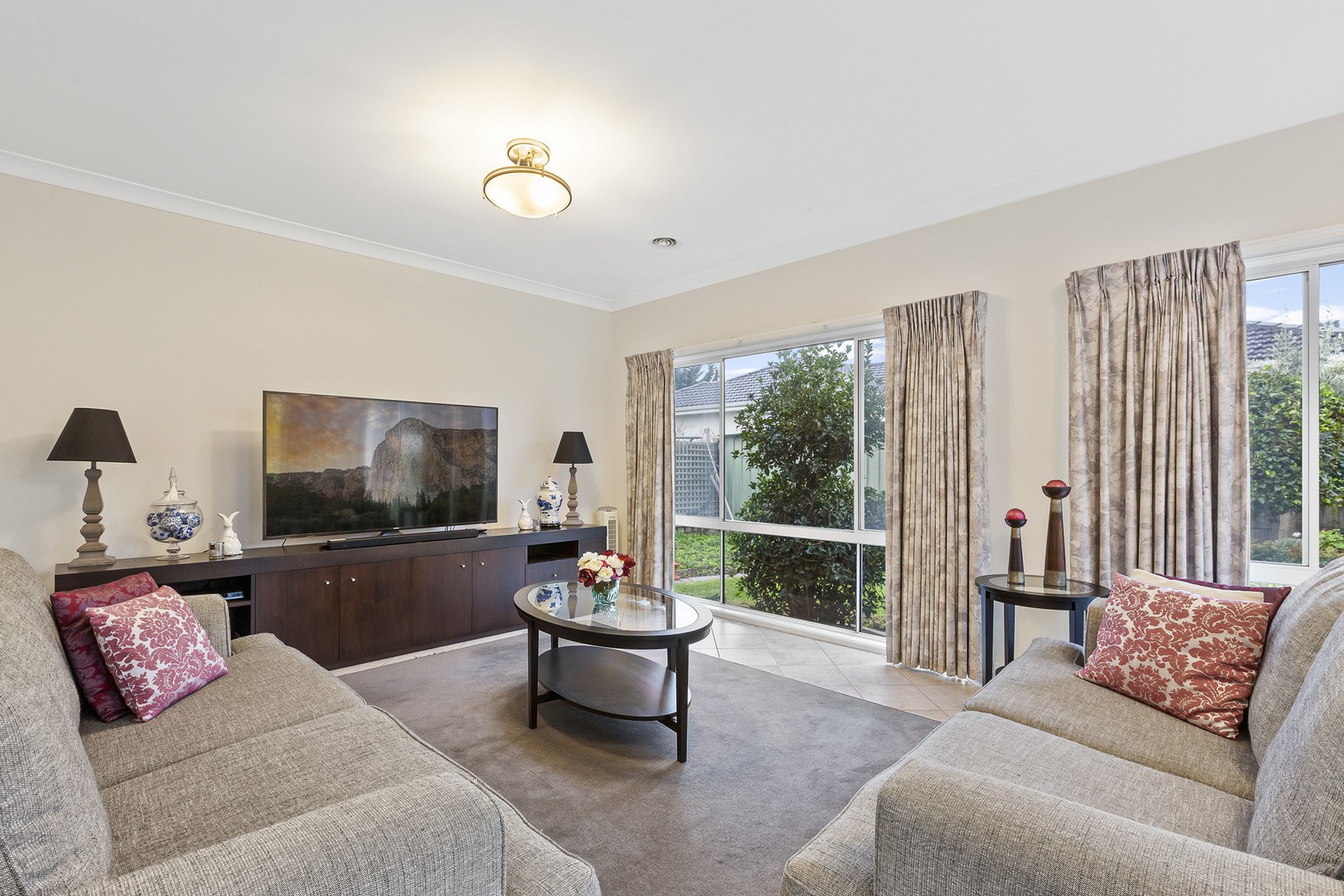 188 Lady Nelson WayTaylors Lakes, VIC 3038, Taylors Lakes - Thumbnail 2