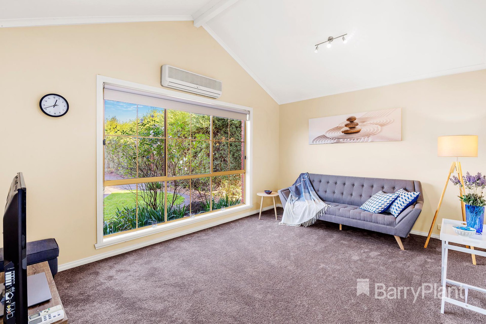 2/2 Pearl CourtMill Park, VIC 3082, Mill Park - Thumbnail 3