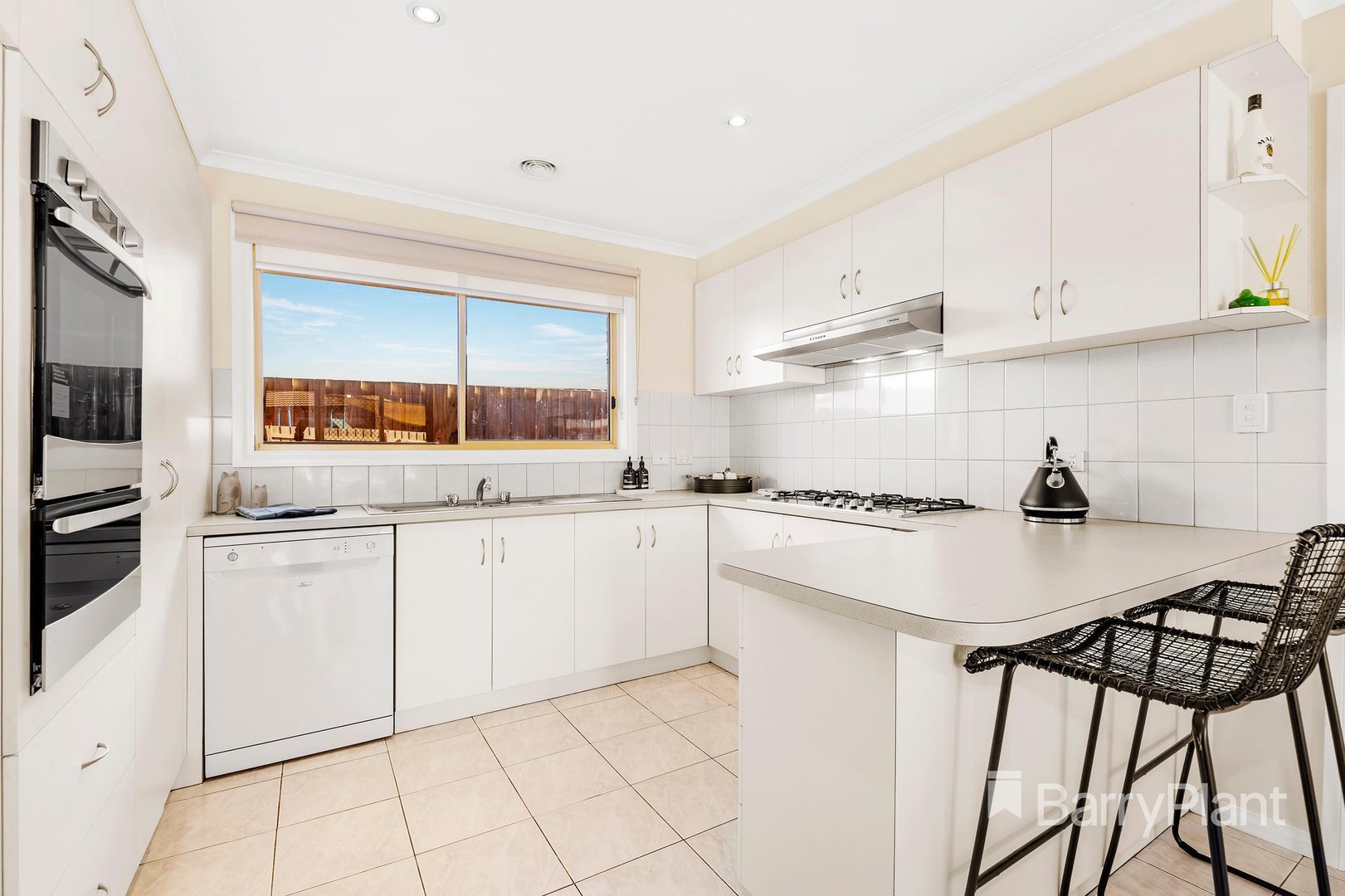 2/2 Pearl CourtMill Park, VIC 3082, Mill Park - Thumbnail 5
