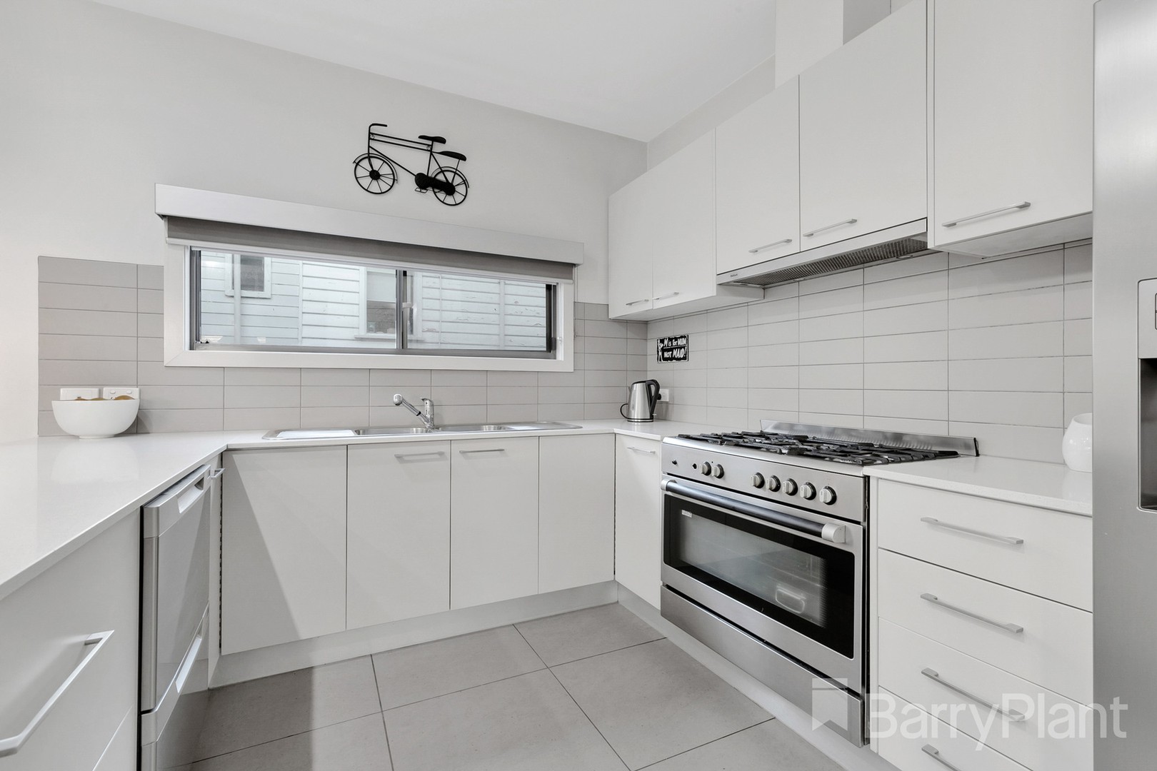 281 Greenwood DriveWatsonia, VIC 3087, Watsonia - Thumbnail 2