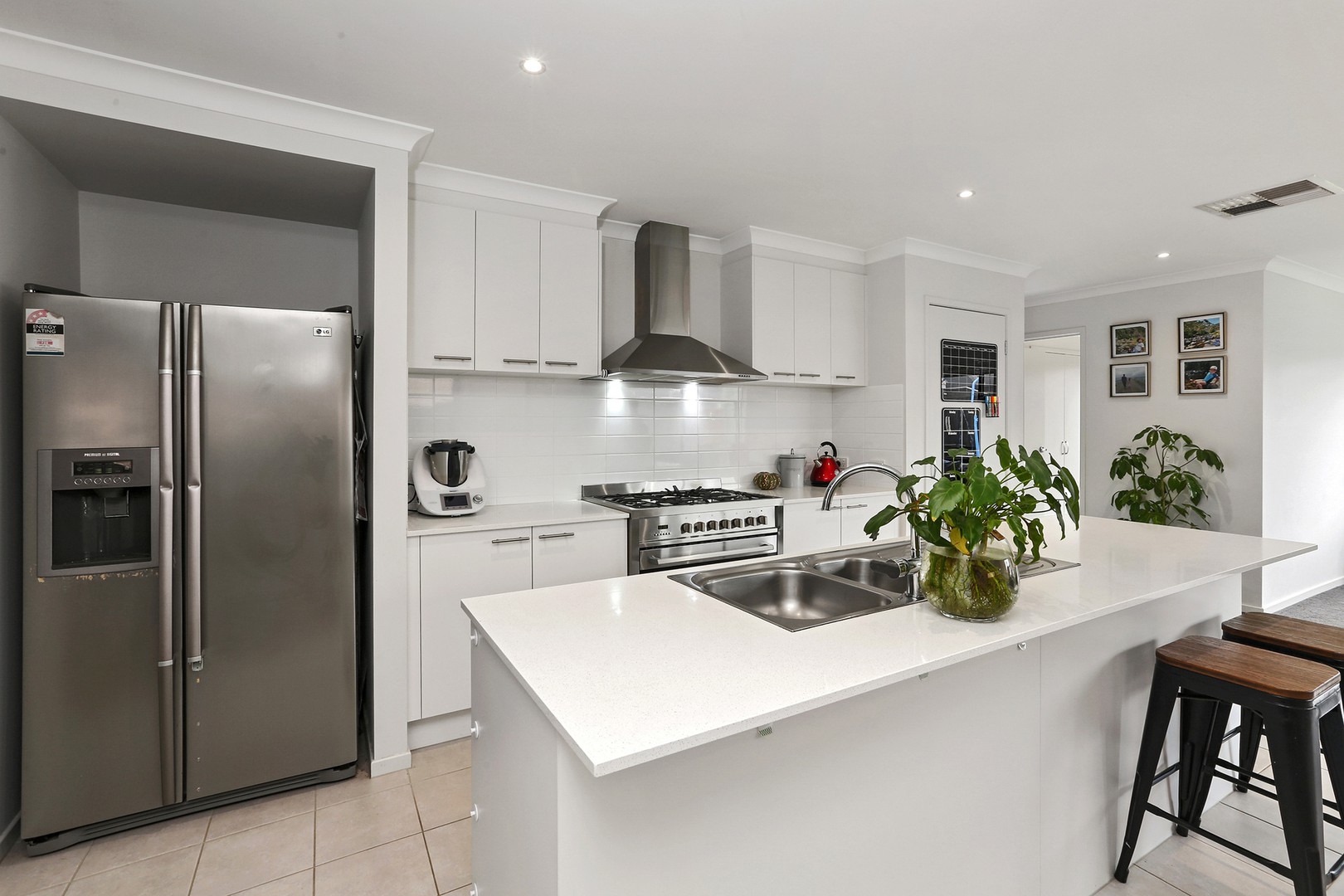 7 Canterbury Road West RoadLara, VIC 3212, Lara - Thumbnail 2