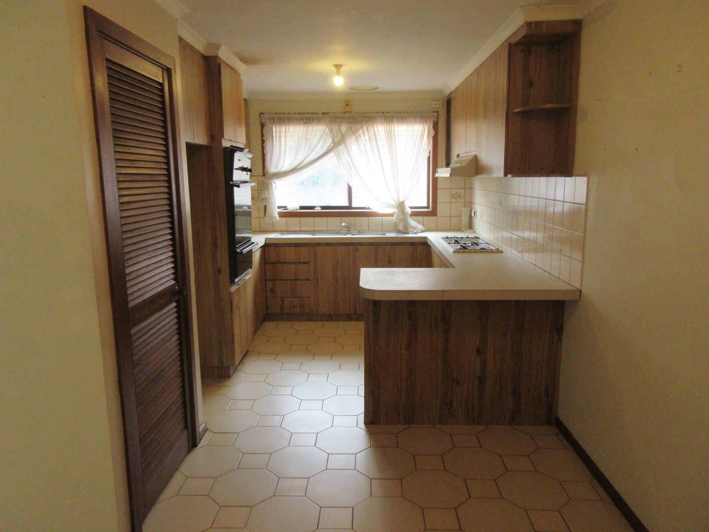 26 Philip Street, Altona Meadows, VIC 3028 - Thumbnail 2 - 17/06/2020