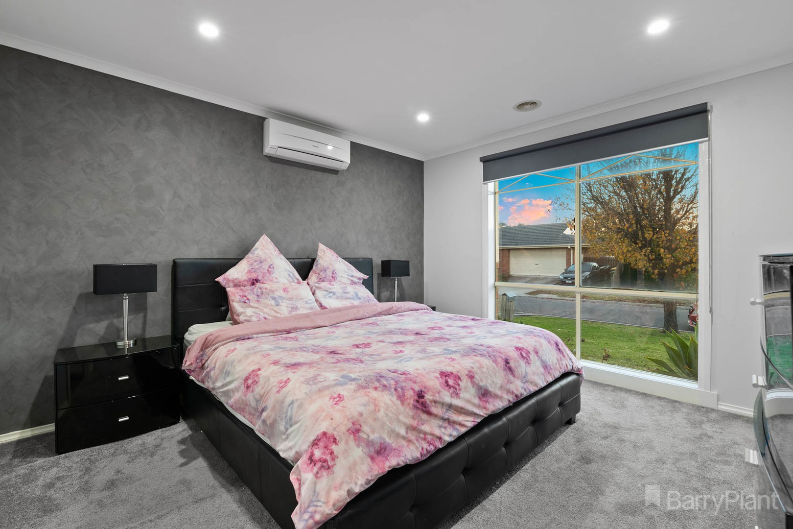 10 Redfern WayPakenham, VIC 3810, Pakenham - Thumbnail 2