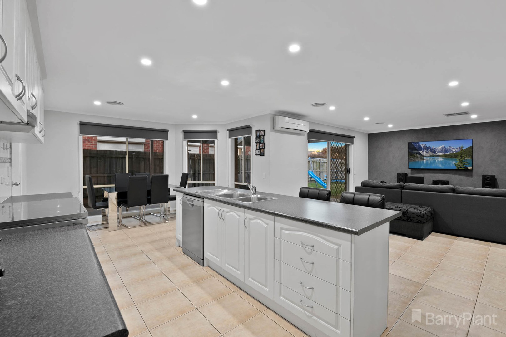 10 Redfern WayPakenham, VIC 3810, Pakenham - Thumbnail 7