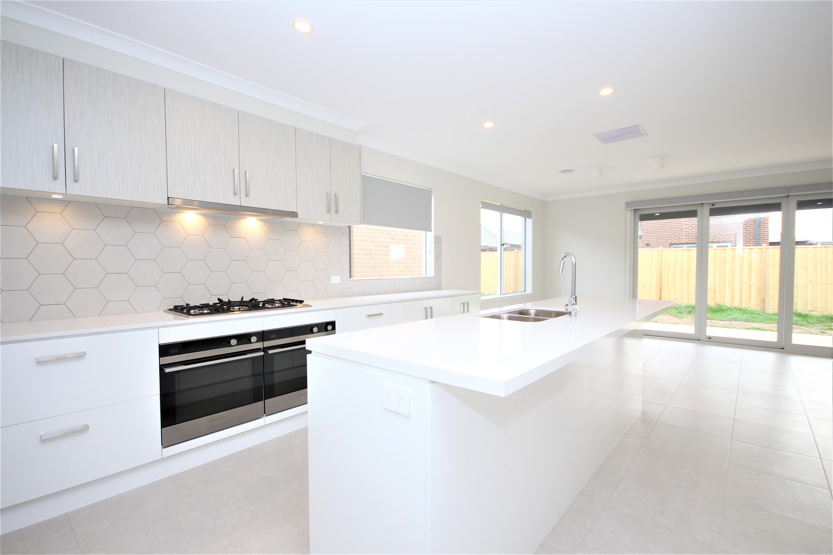 16 Flourish  Drive, Mount Duneed, VIC 3217 - Thumbnail 2 - 23/06/2020