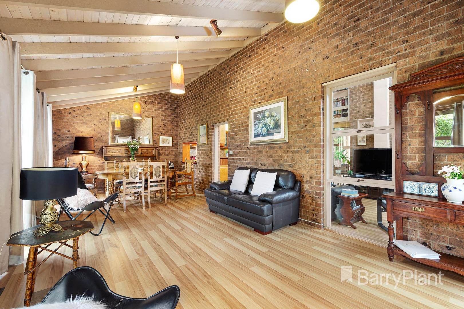 10 Robert CourtViewbank, VIC 3084, Viewbank - Thumbnail 4