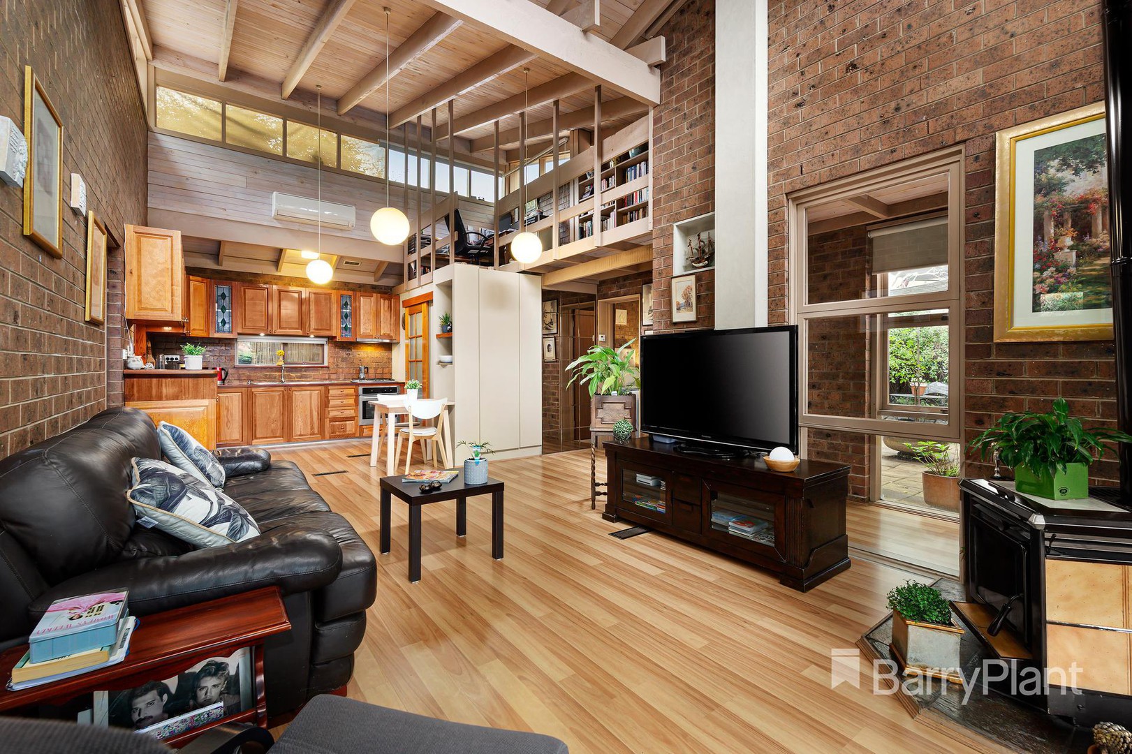 10 Robert CourtViewbank, VIC 3084, Viewbank - Thumbnail 6
