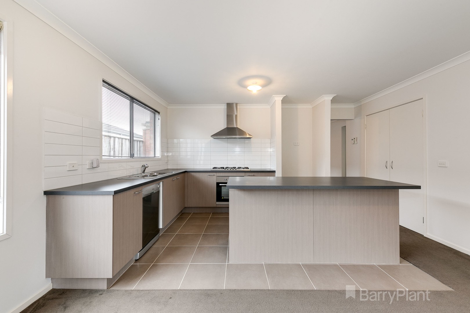 17 Melrose Street, Pakenham, VIC 3810 - Thumbnail 2 - 24/06/2020