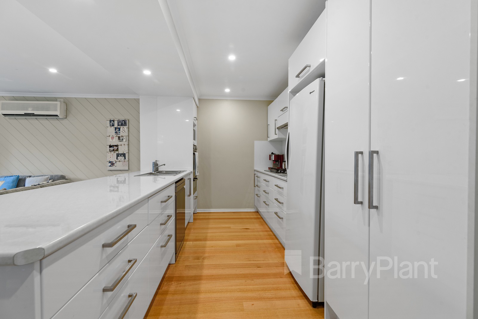 163 Windermere DriveFerntree Gully, VIC 3156, Ferntree Gully - Thumbnail 5