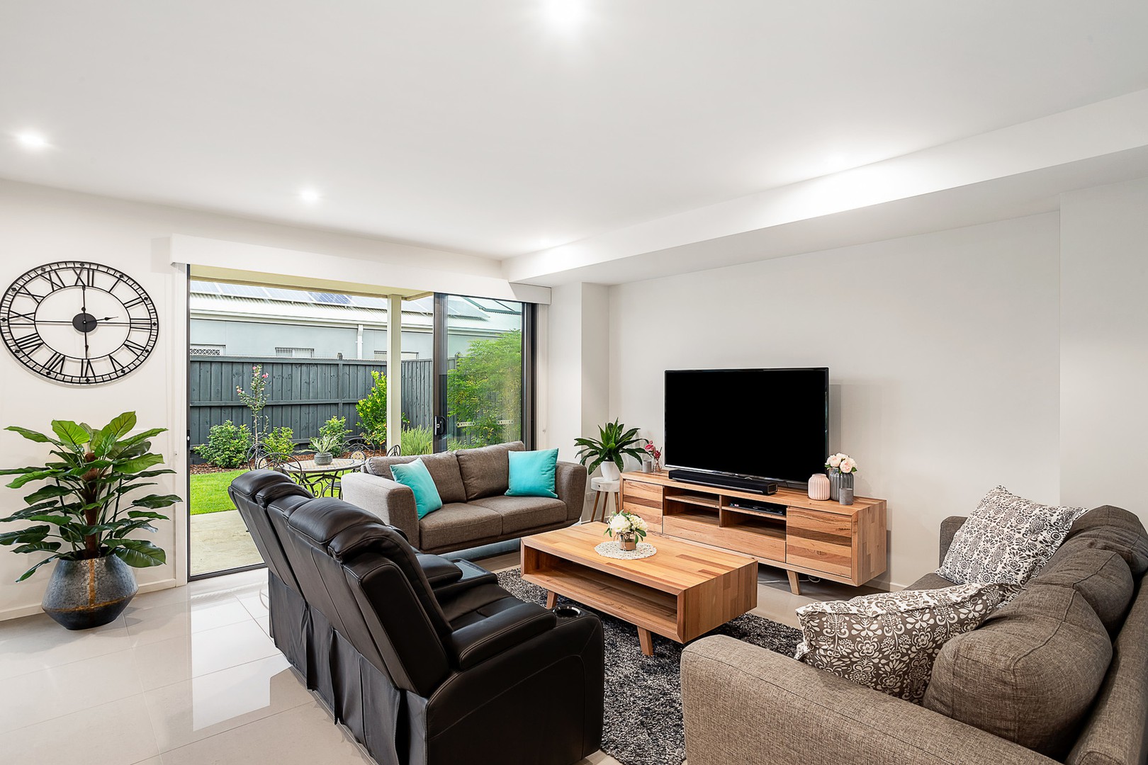 19 Elland RoadClyde North, VIC 3978, Clyde North - Thumbnail 5