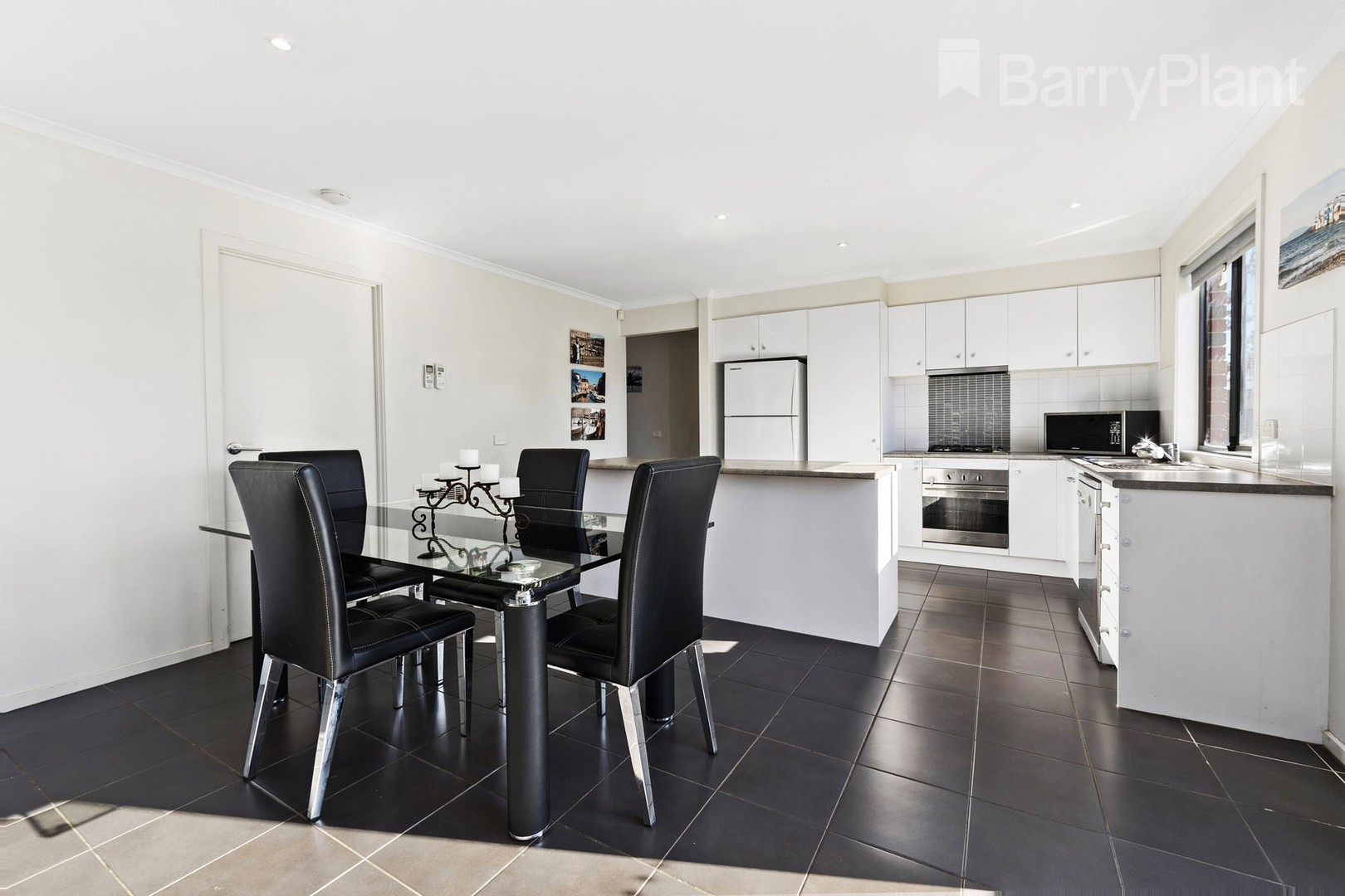 2 Yalding PlaceDeer Park, VIC 3023, Deer Park - Thumbnail 2