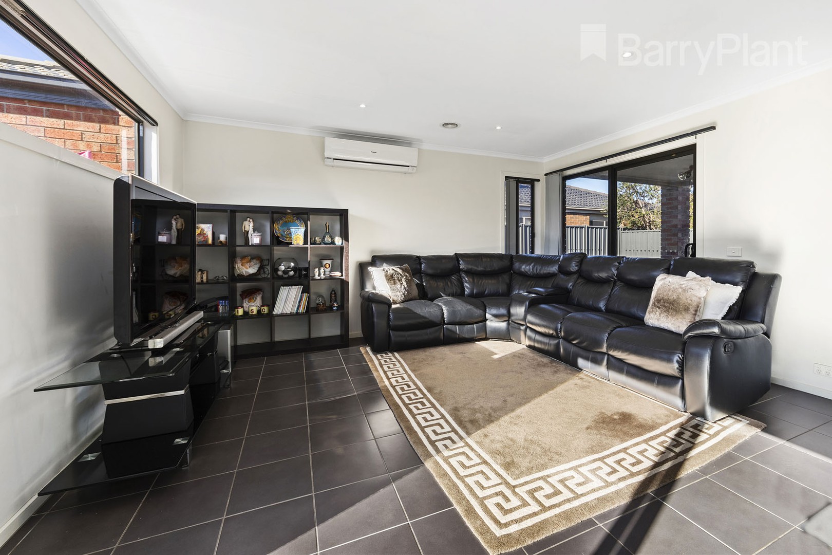 2 Yalding PlaceDeer Park, VIC 3023, Deer Park - Thumbnail 3