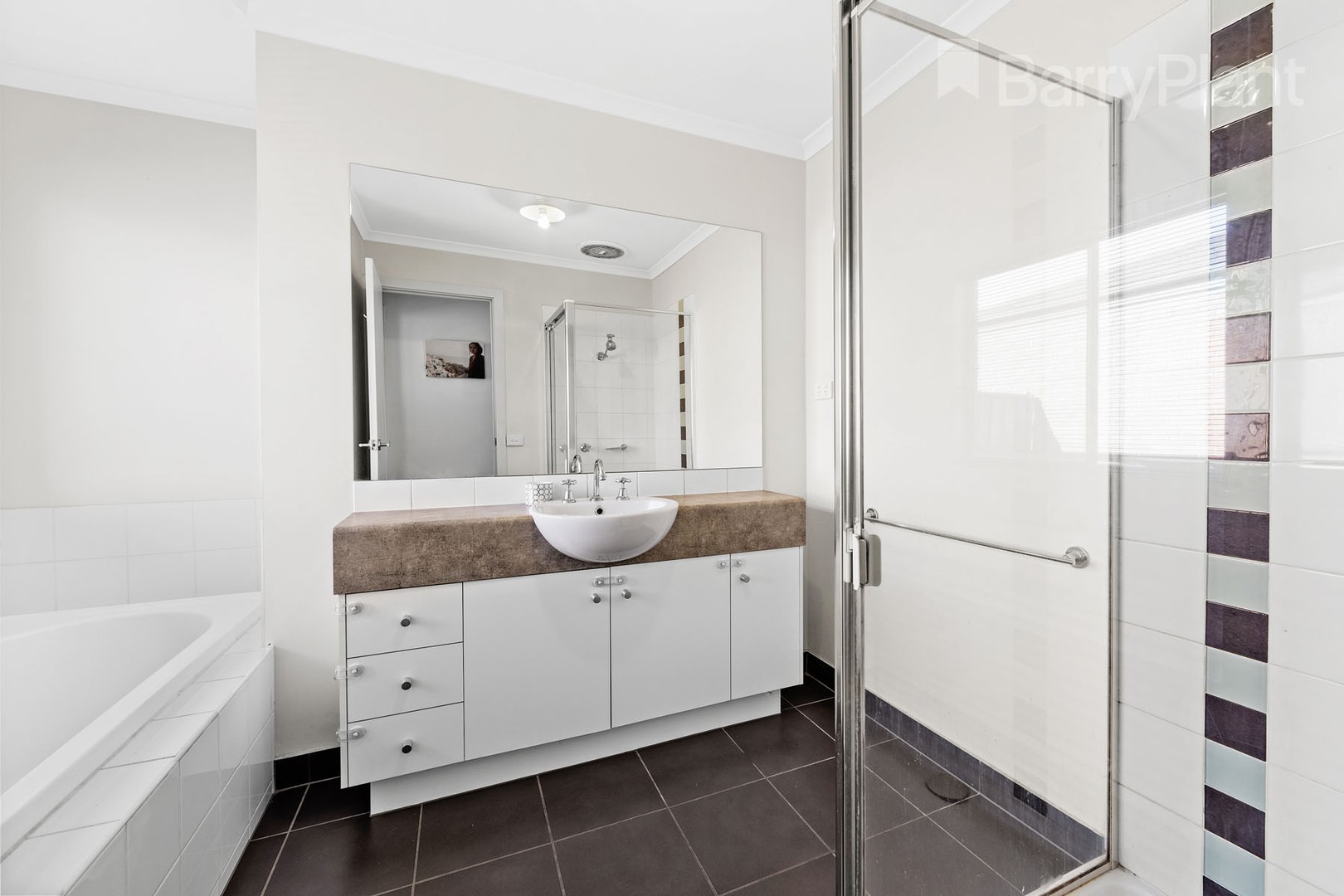 2 Yalding PlaceDeer Park, VIC 3023, Deer Park - Thumbnail 4