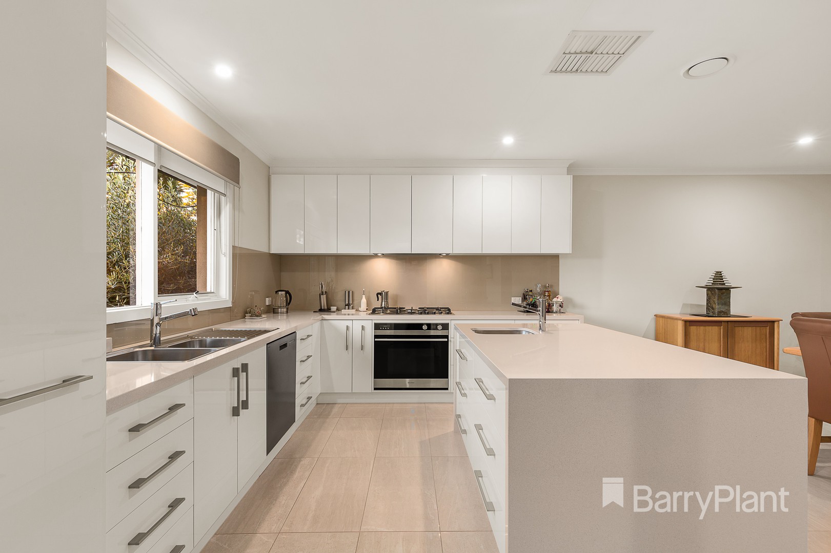 33 Plenty Lane, Greensborough, VIC 3088, Greensborough - Thumbnail 3