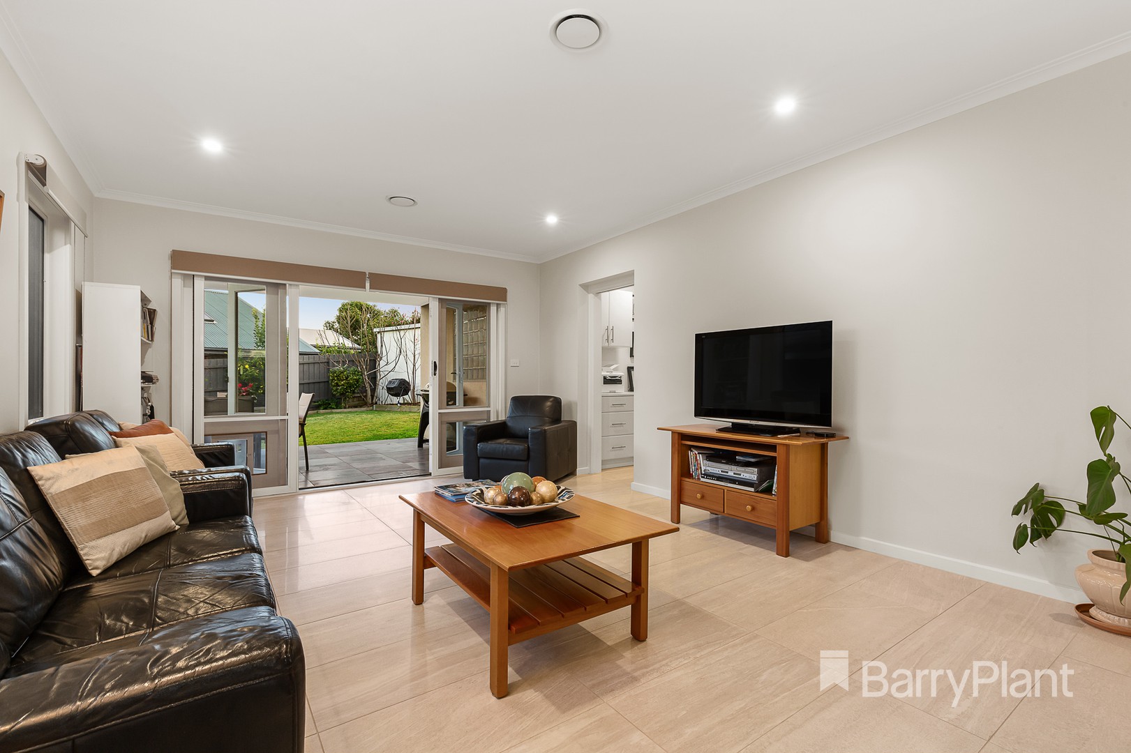 33 Plenty Lane, Greensborough, VIC 3088, Greensborough - Thumbnail 4