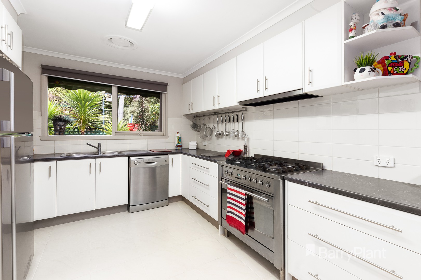 1 Carinya RoadGreensborough, VIC 3088, Greensborough - Thumbnail 4