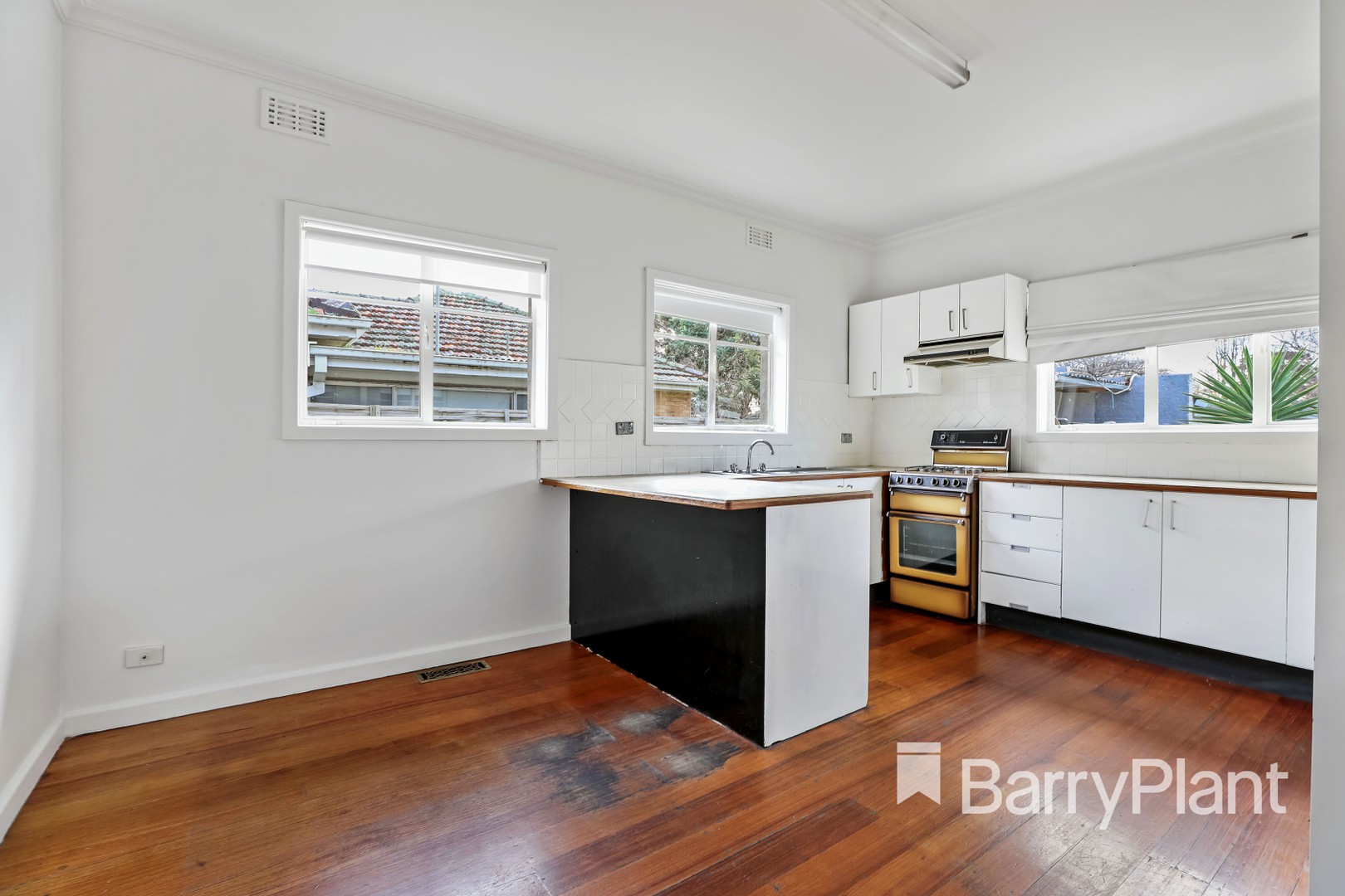 152 Warren Road, Mordialloc, VIC 3195 - Thumbnail 2 - 07/07/2020