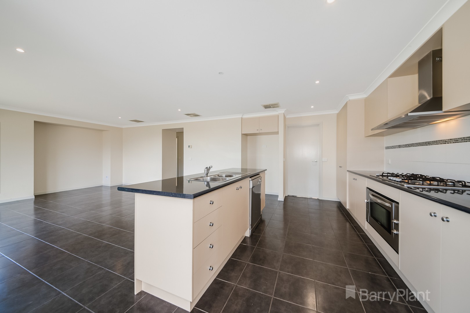6 Windermere BoulevardPakenham, VIC 3810, Pakenham - Thumbnail 3